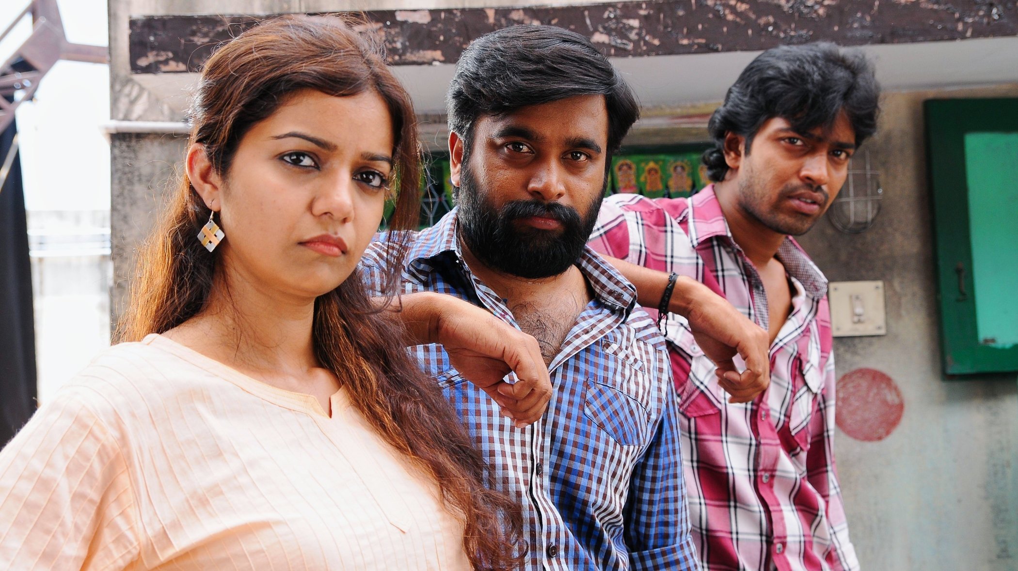 Poraali Background