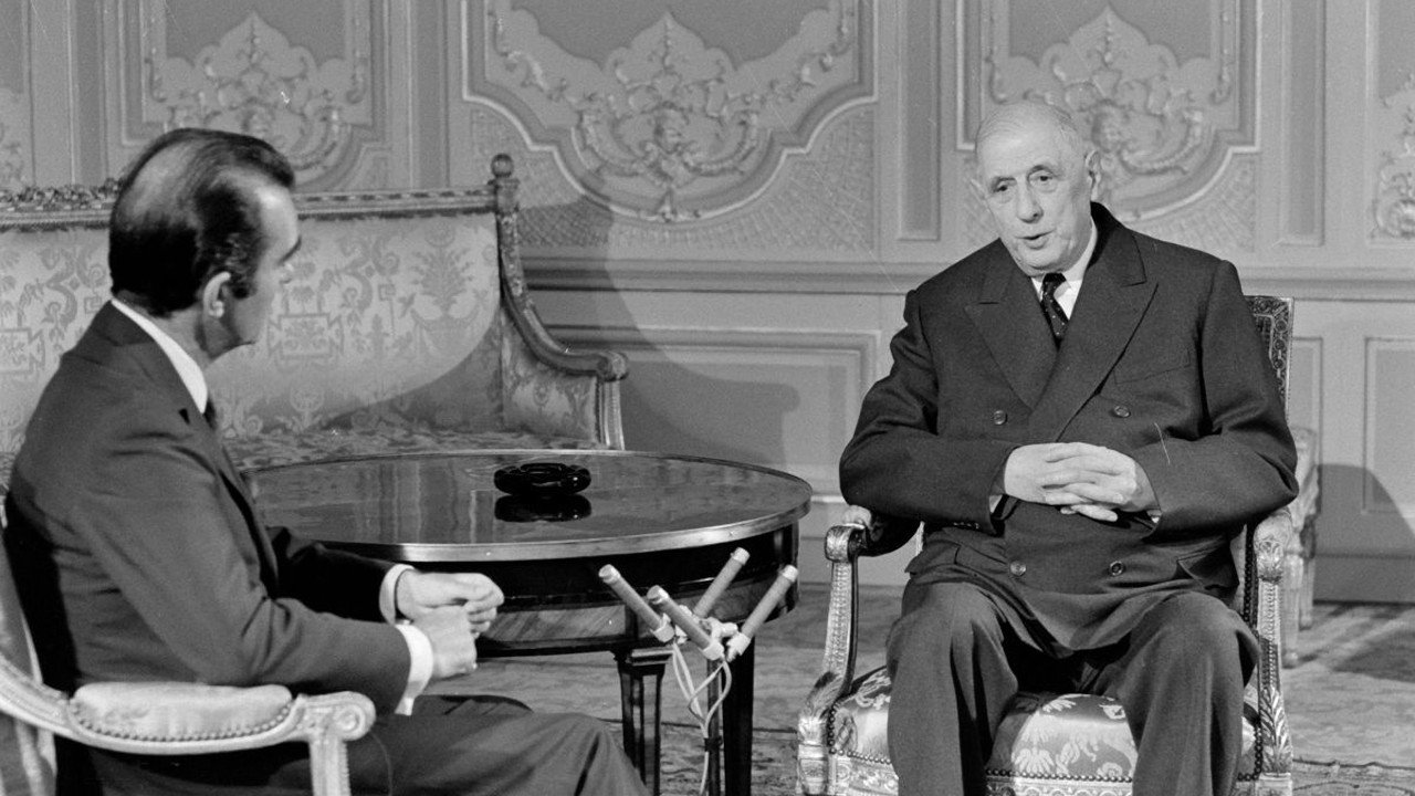 Entretien politique : Histoire et mode d'emploi Background