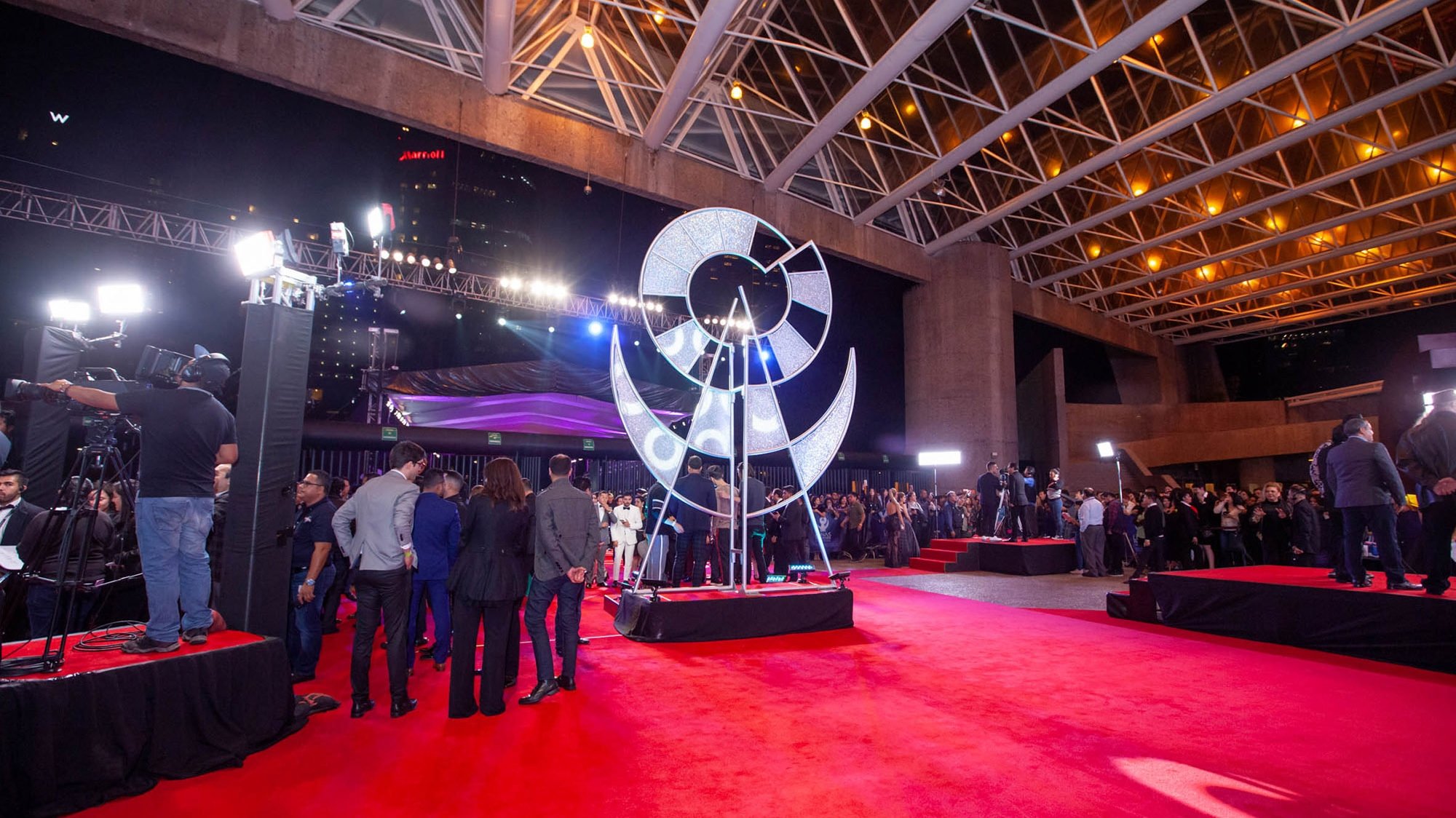 Las Lunas del Auditorio Background
