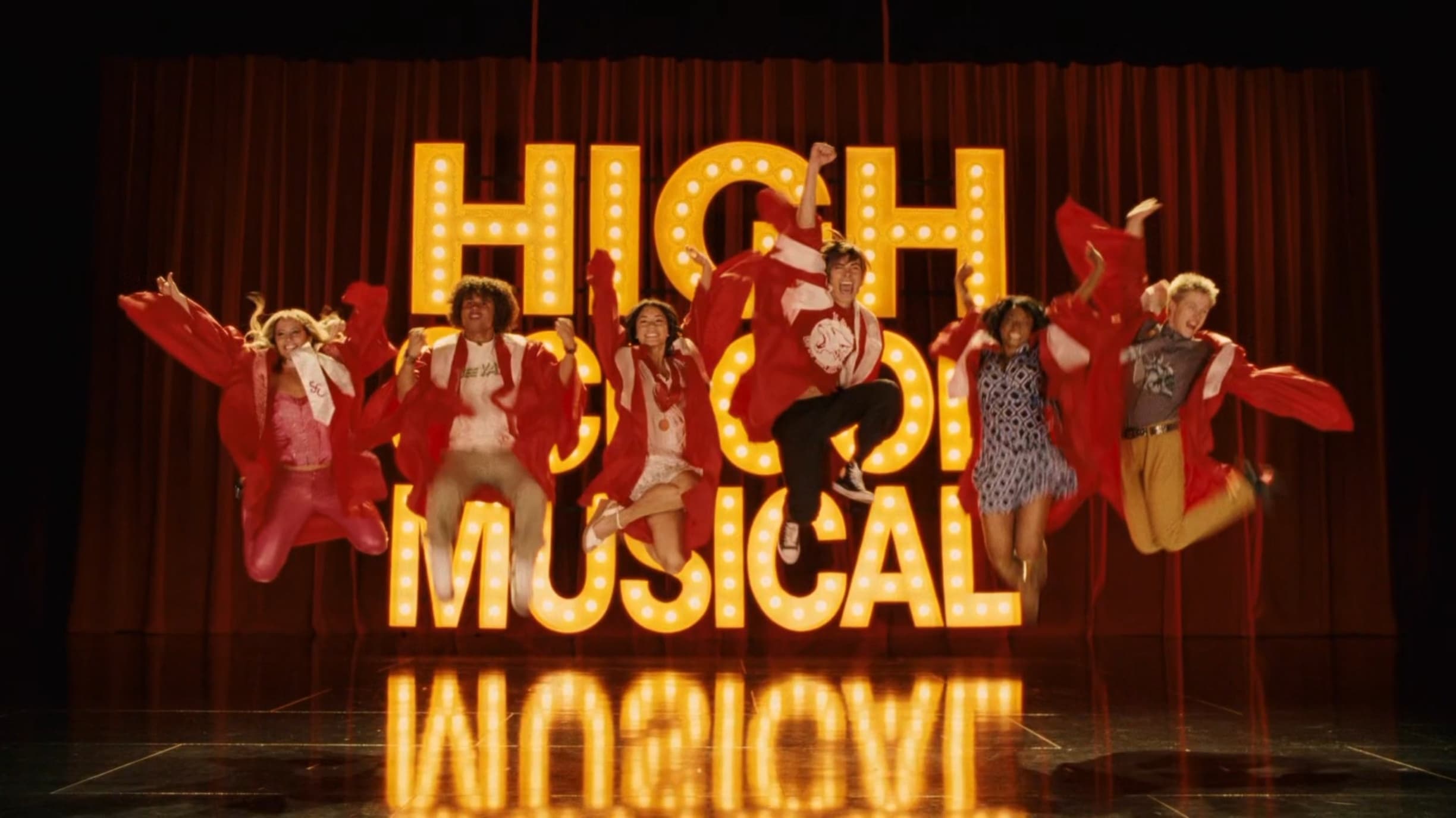 High School Musical 3: Senior Year Background