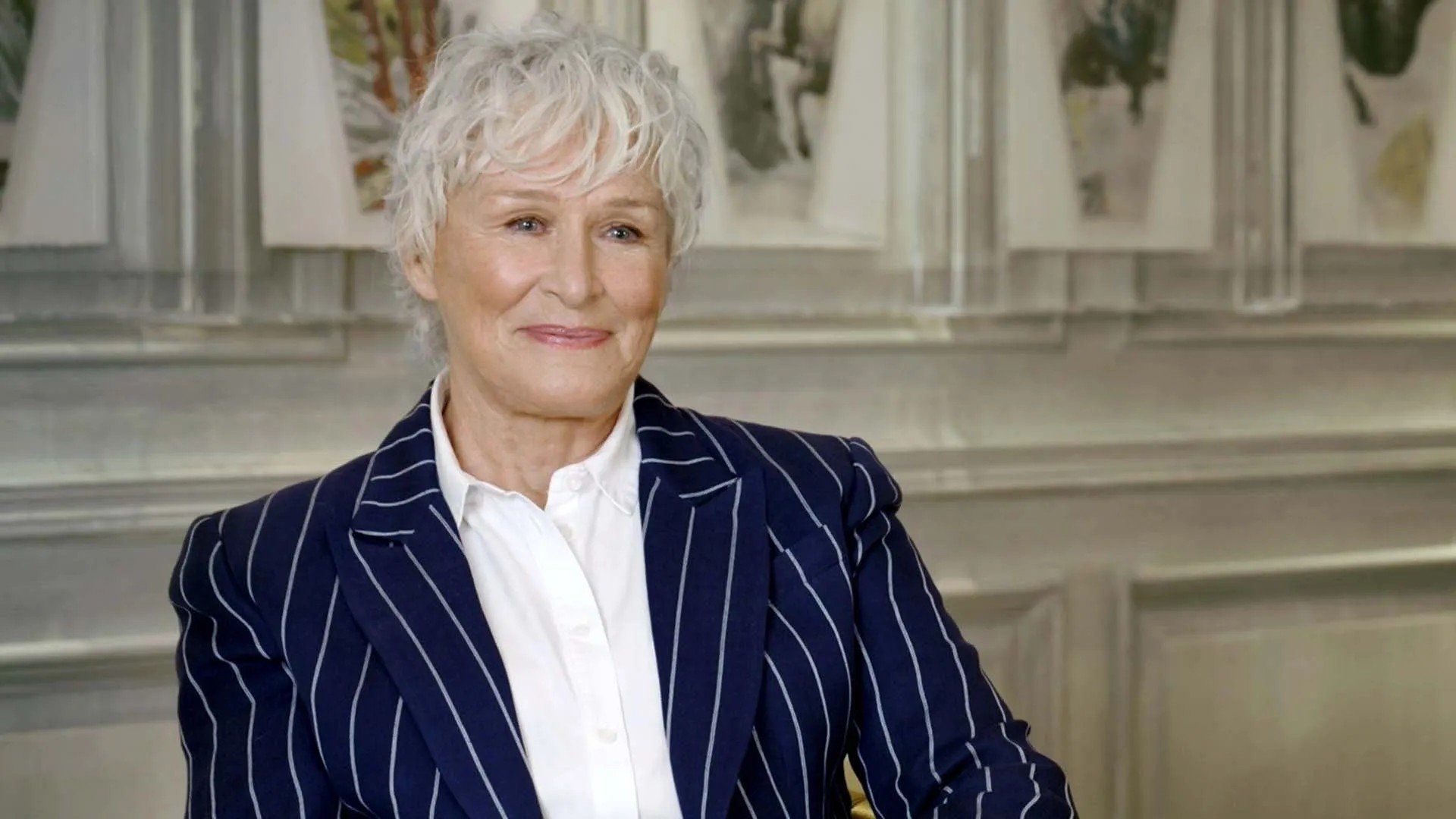 Glenn Close, l'art de la transformation Background