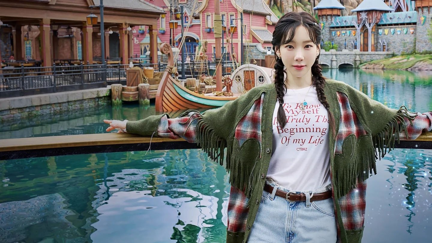 TAEYEON's Frozen Journey Background