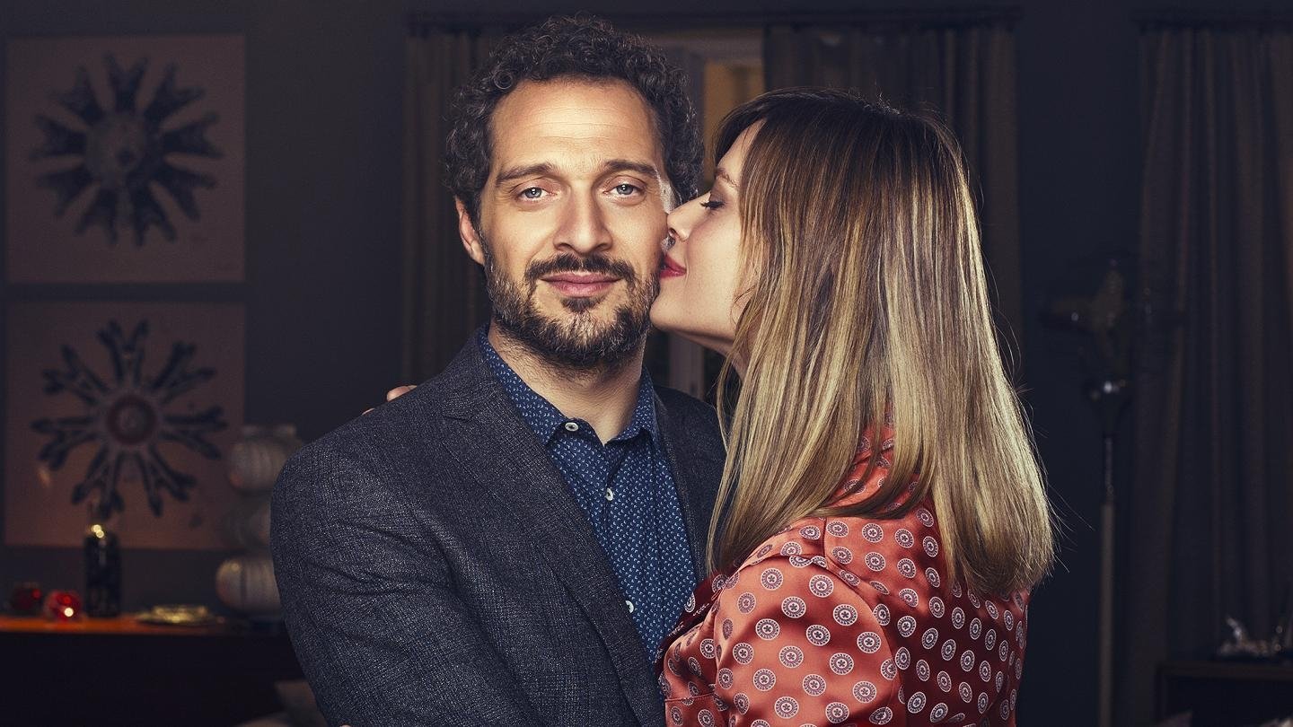 È arrivata la felicità Background