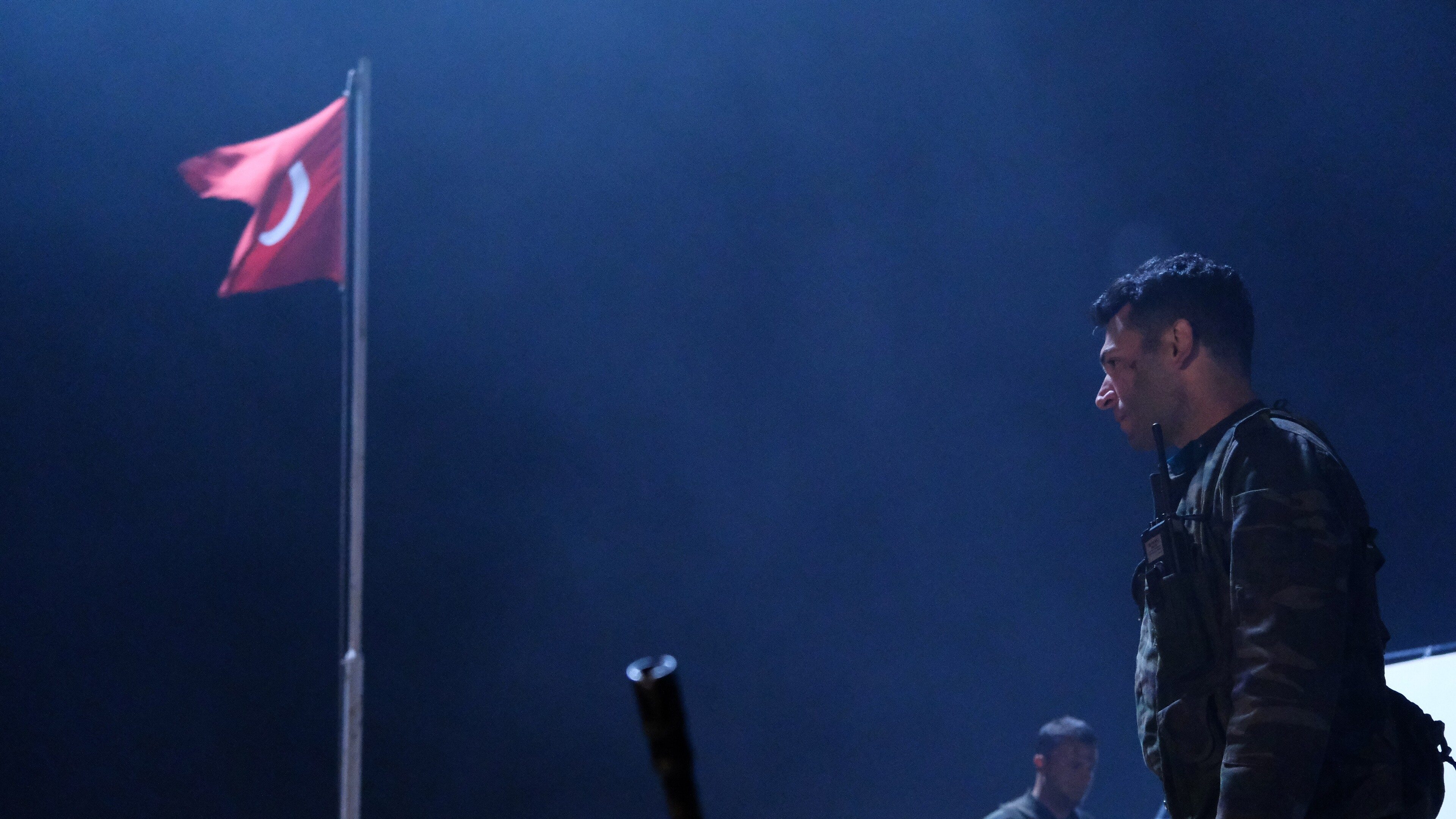 Nefes: Yer Eksi İki Background