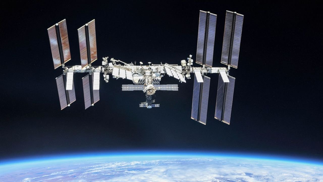 Inside The Space Station Background