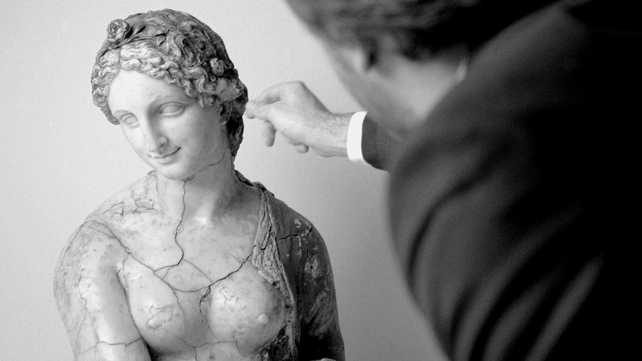 Leonardo da Vinci and the Bust of Flora Background
