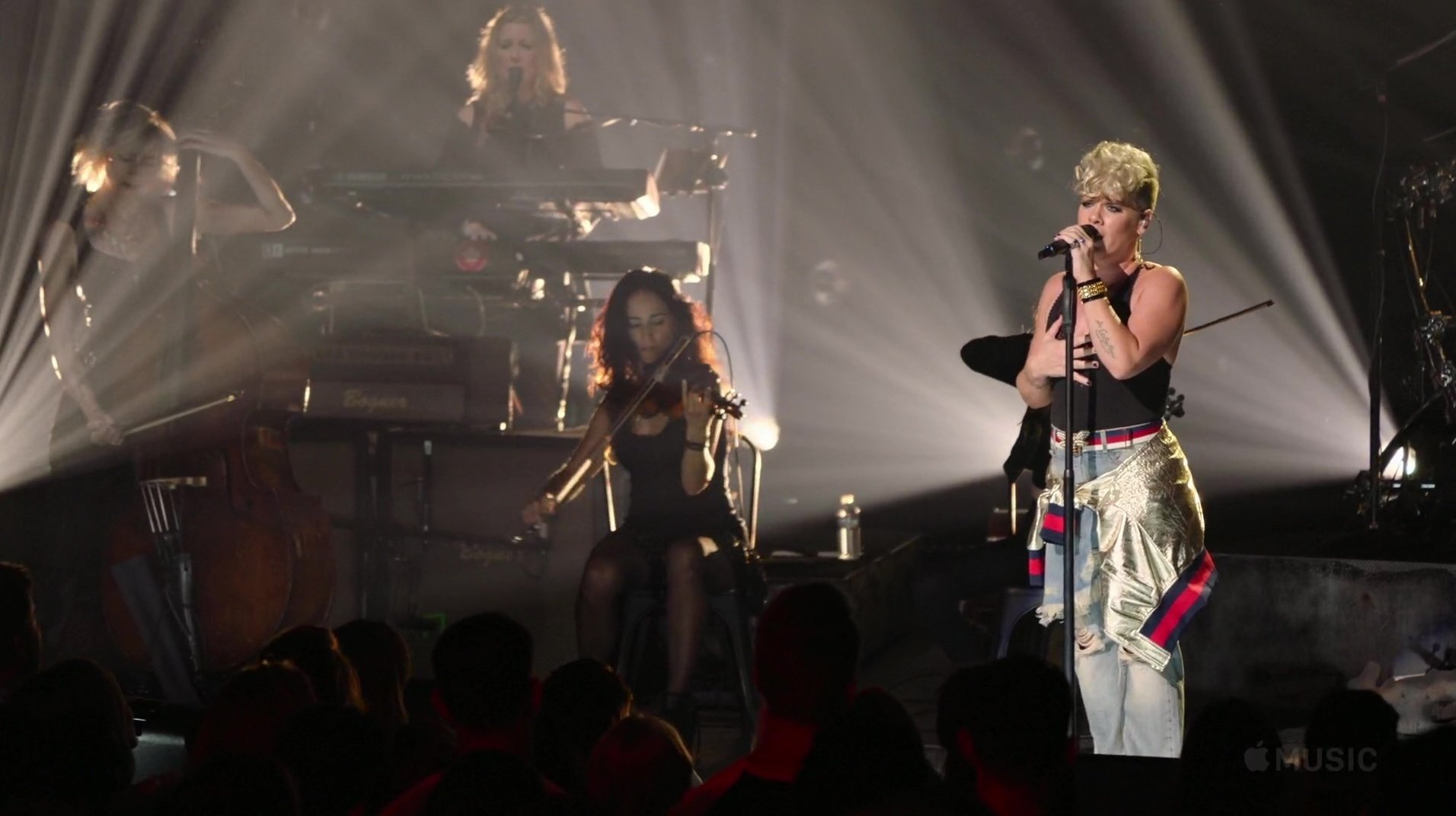 P!NK: Beautiful Trauma Live Background