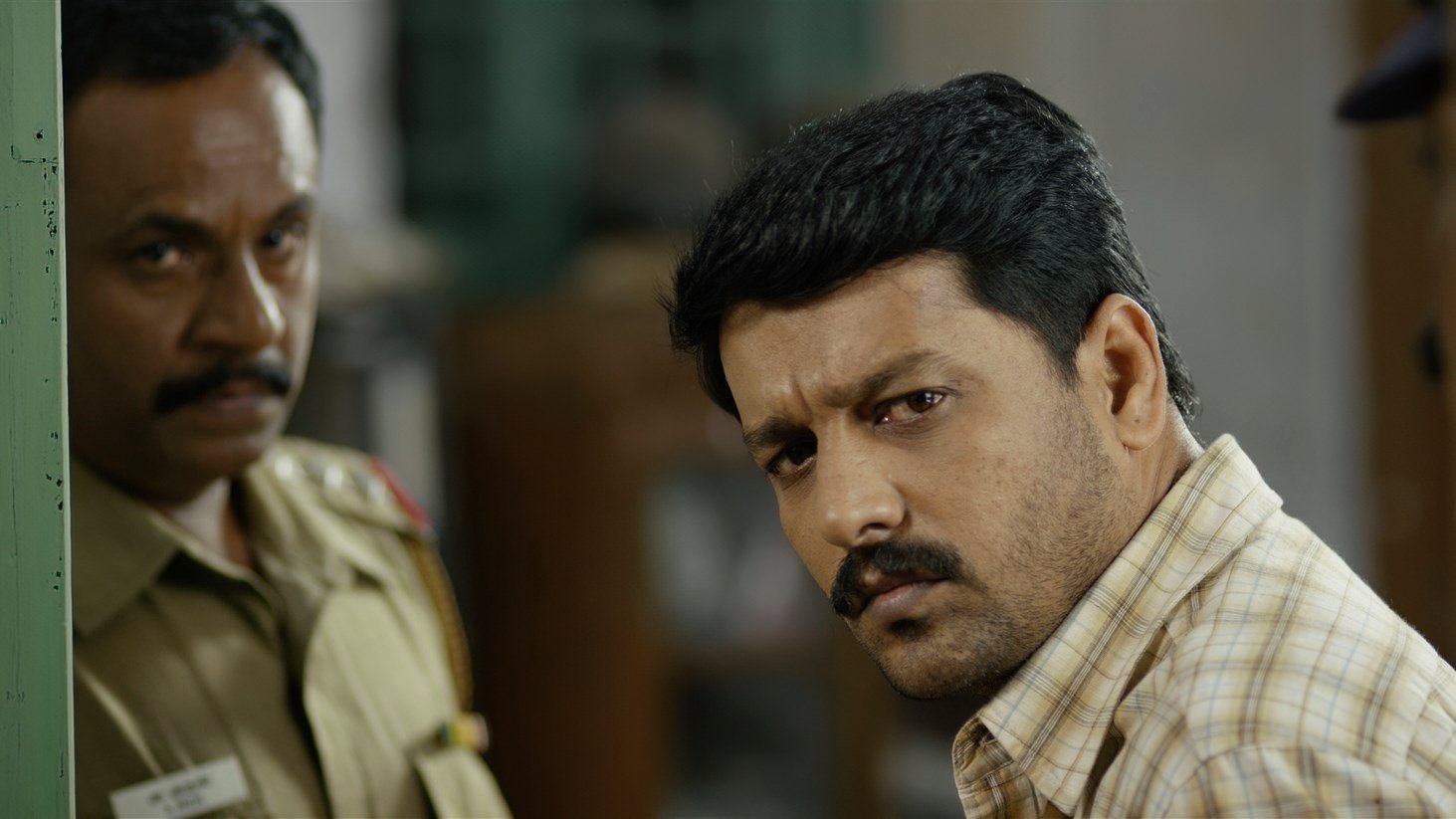 Kuttrame Thandanai Background