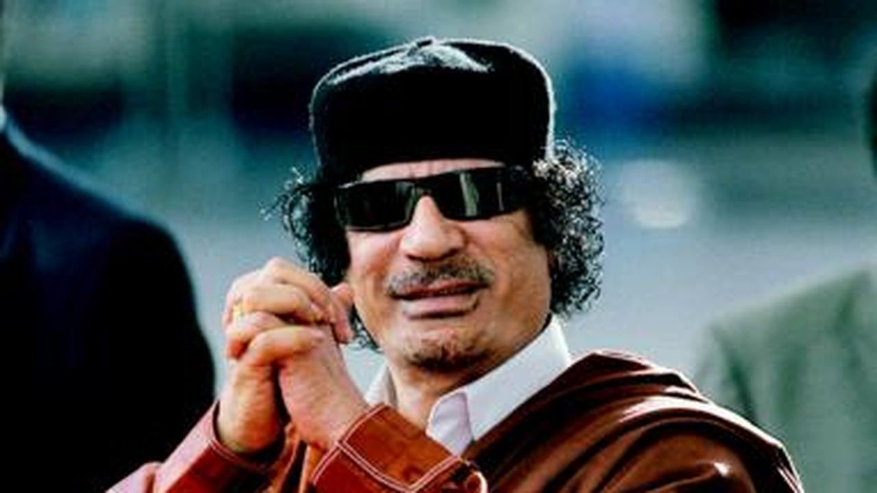 Kadhafi, la folie d'un dictateur Background