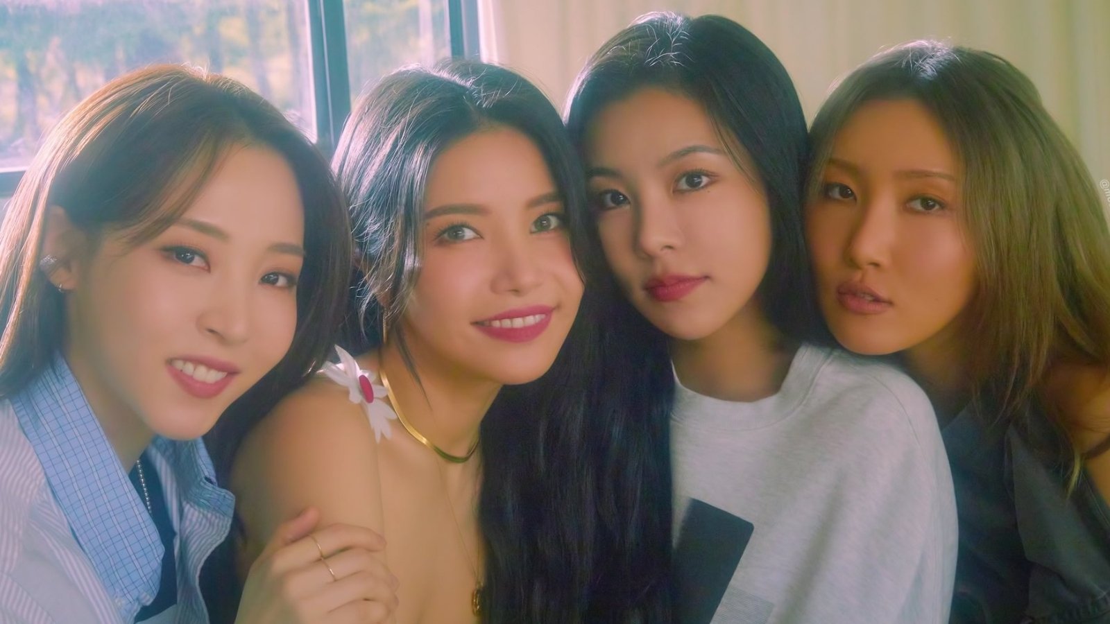 MAMAMOO: Where Are We Now Background