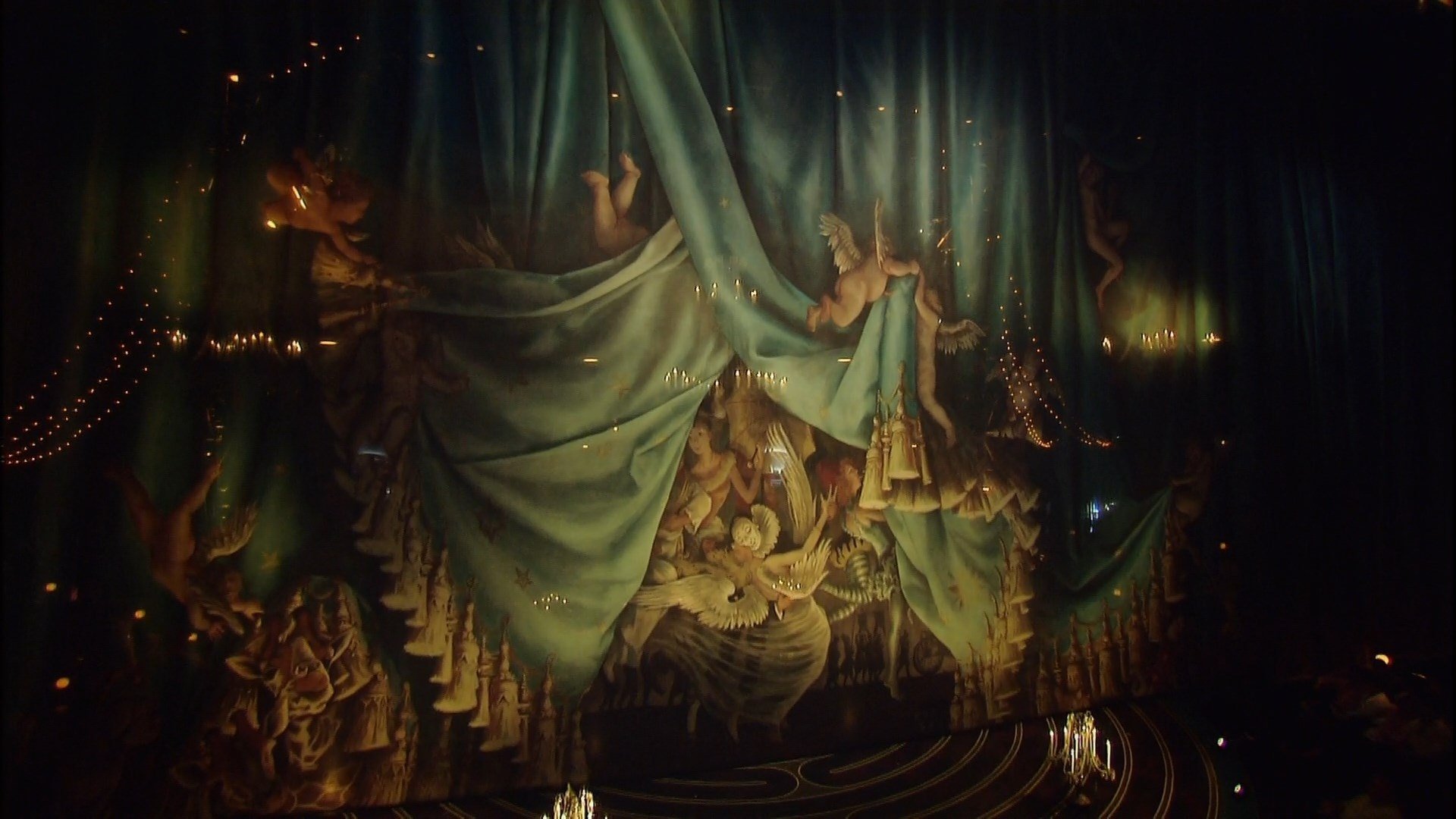 Cirque du Soleil: Corteo Background