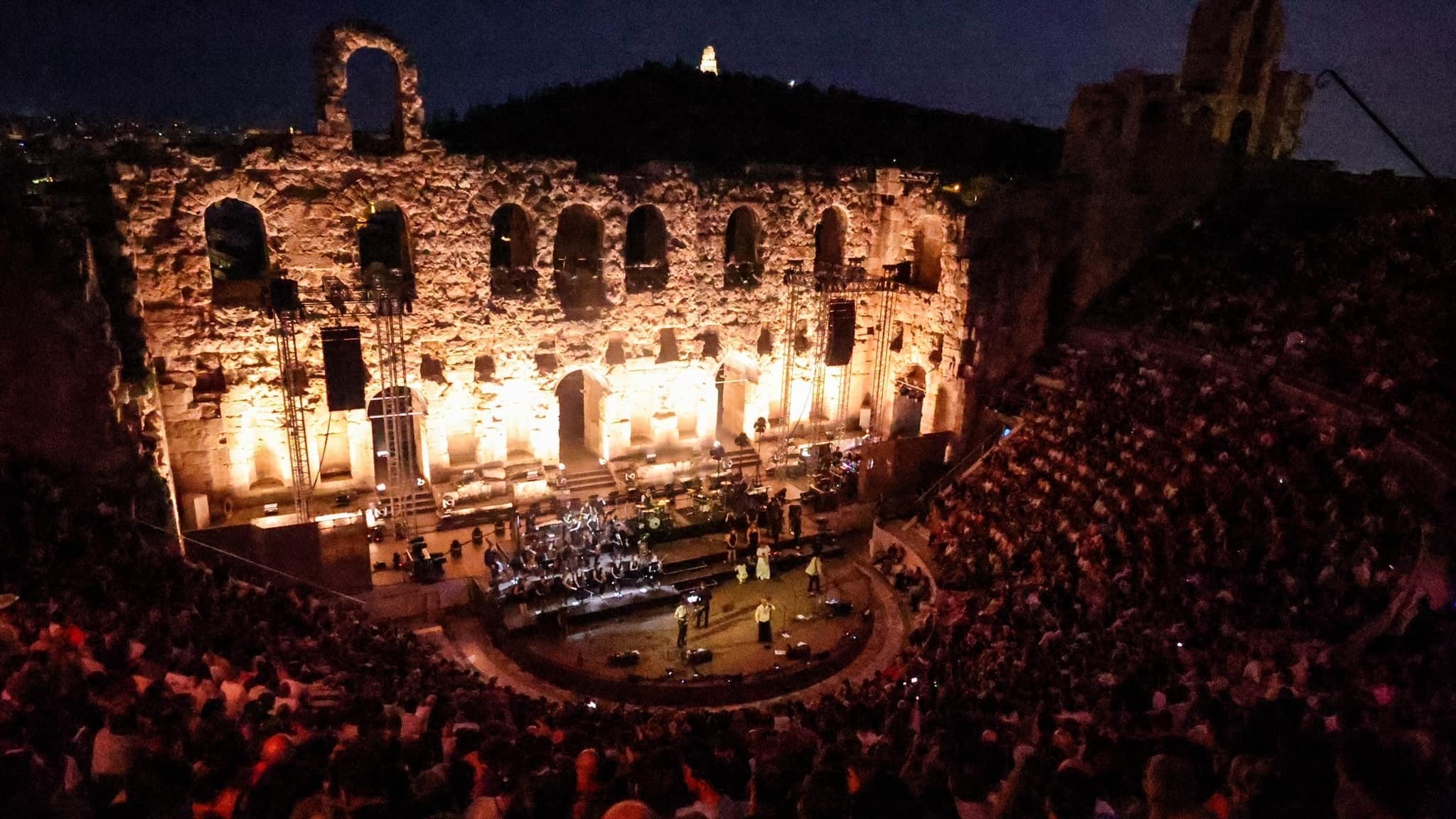James - Live at the Acropolis Background