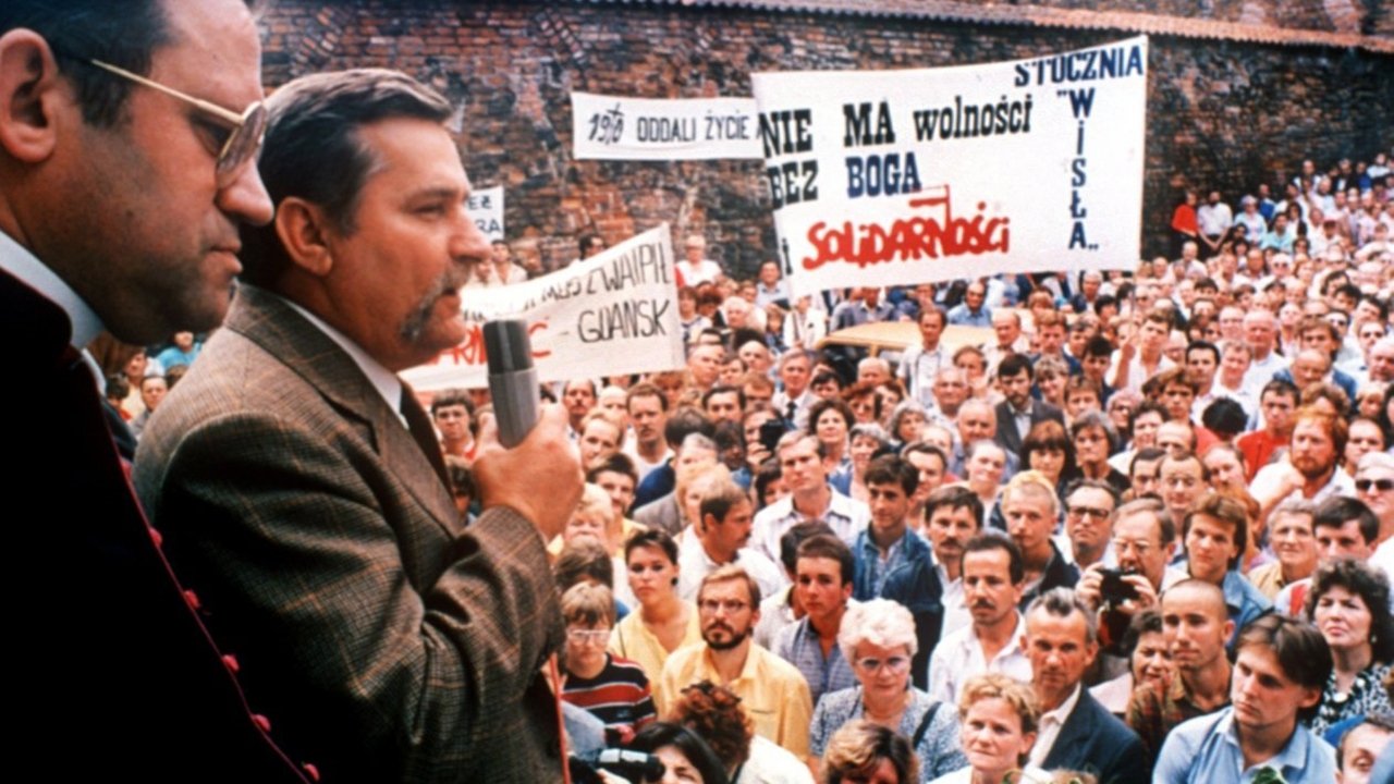 Solidarnosc, la première brèche Background