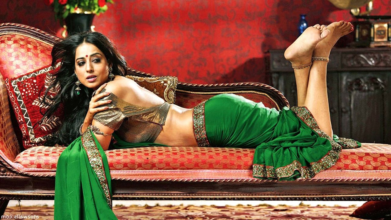 Saheb Biwi Aur Gangster Background