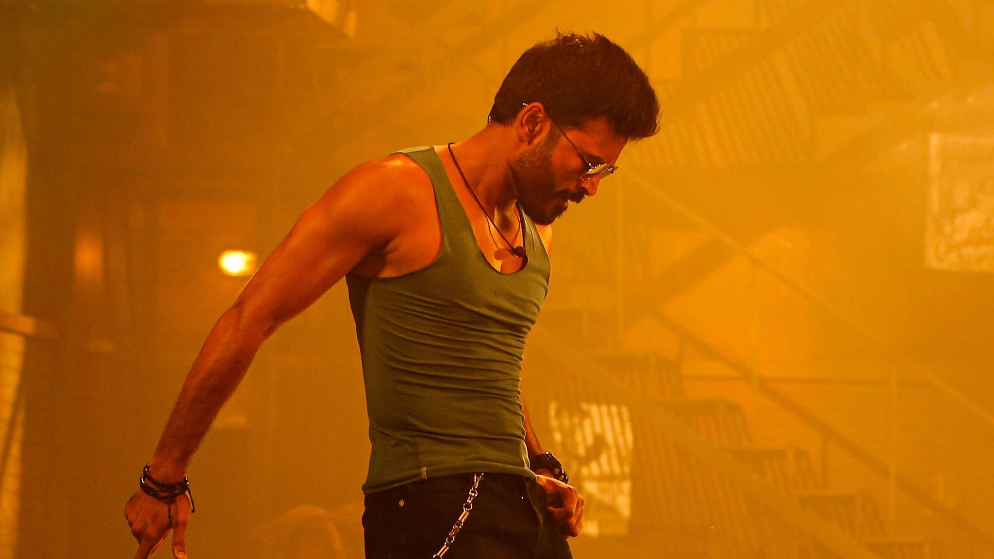 Maaran Background
