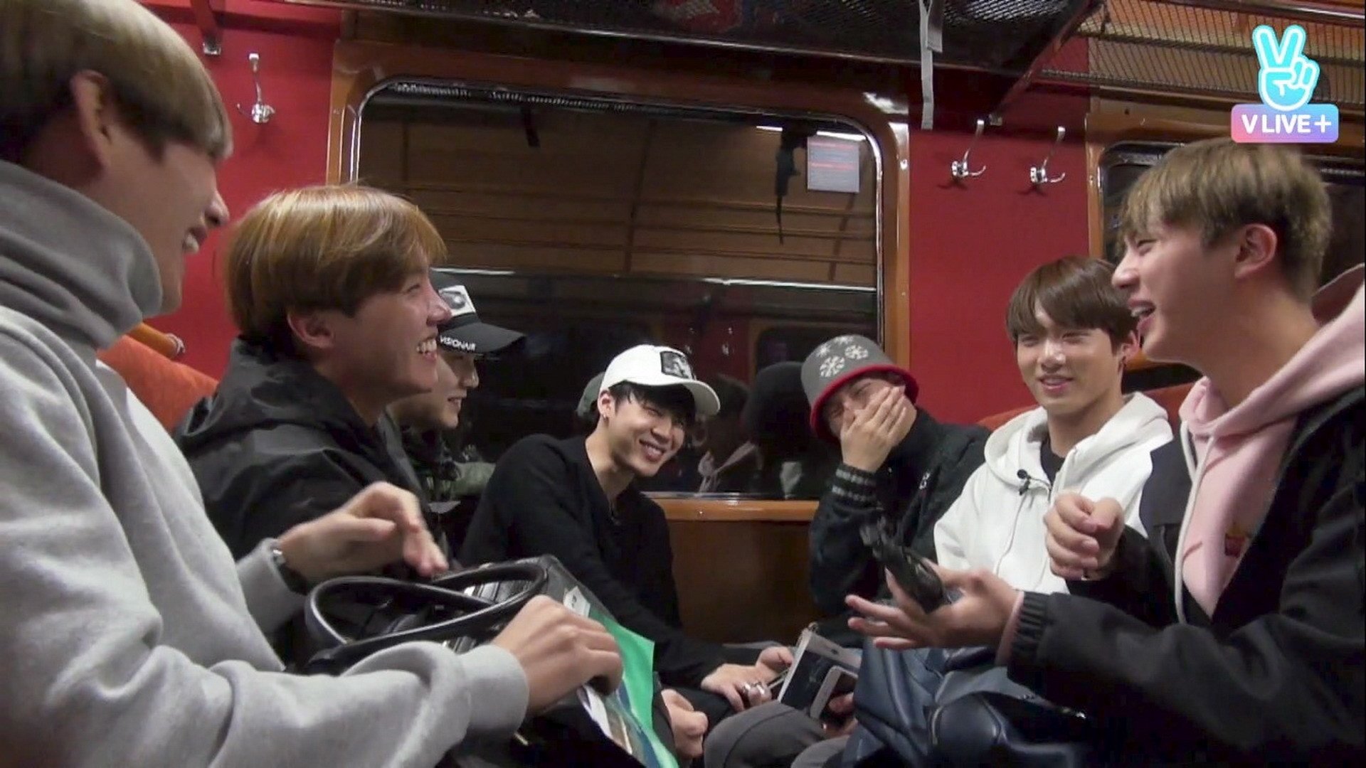 BTS: Bon Voyage Background
