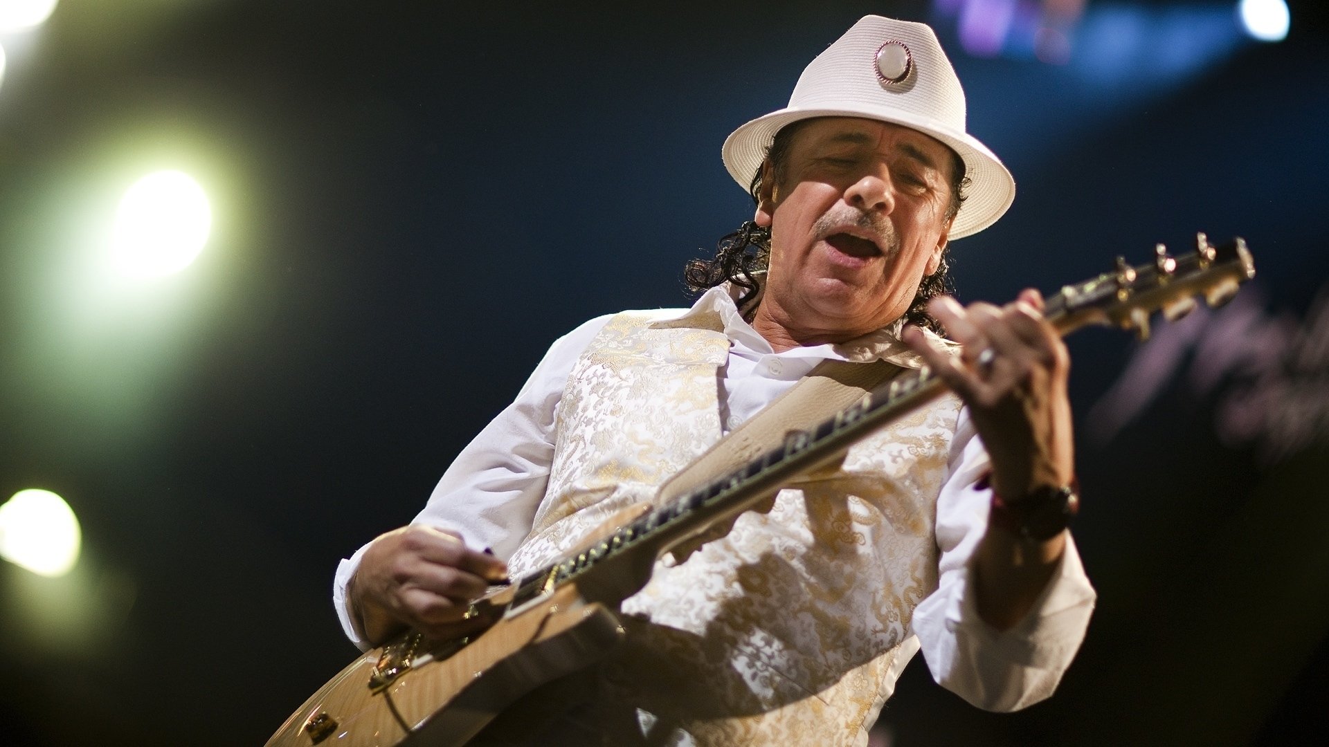 Santana: Greatest Hits - Live at Montreux 2011 Background