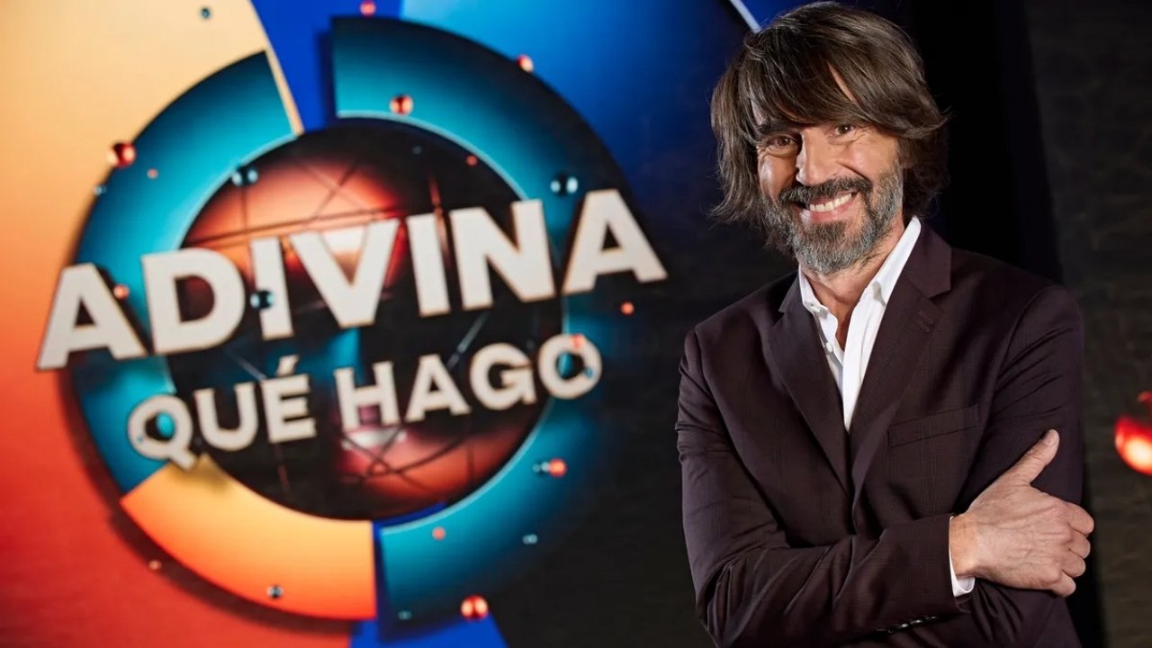 Adivina qué hago Background