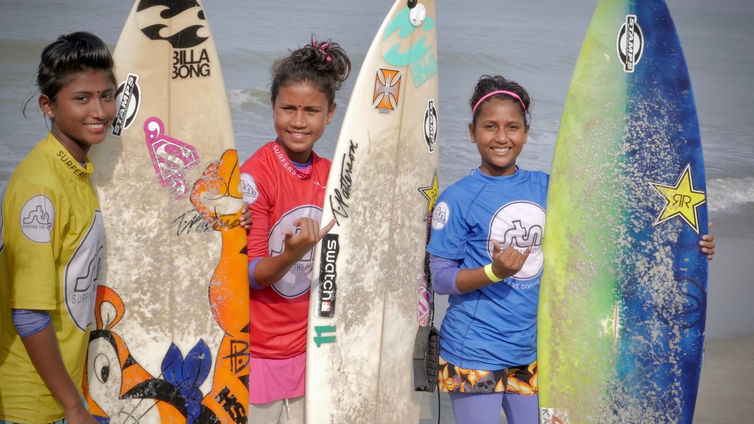 Bangla Surf Girls Background