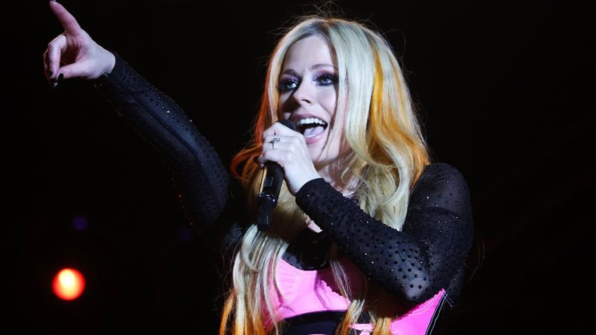 Avril Lavigne: Rock In Rio Background