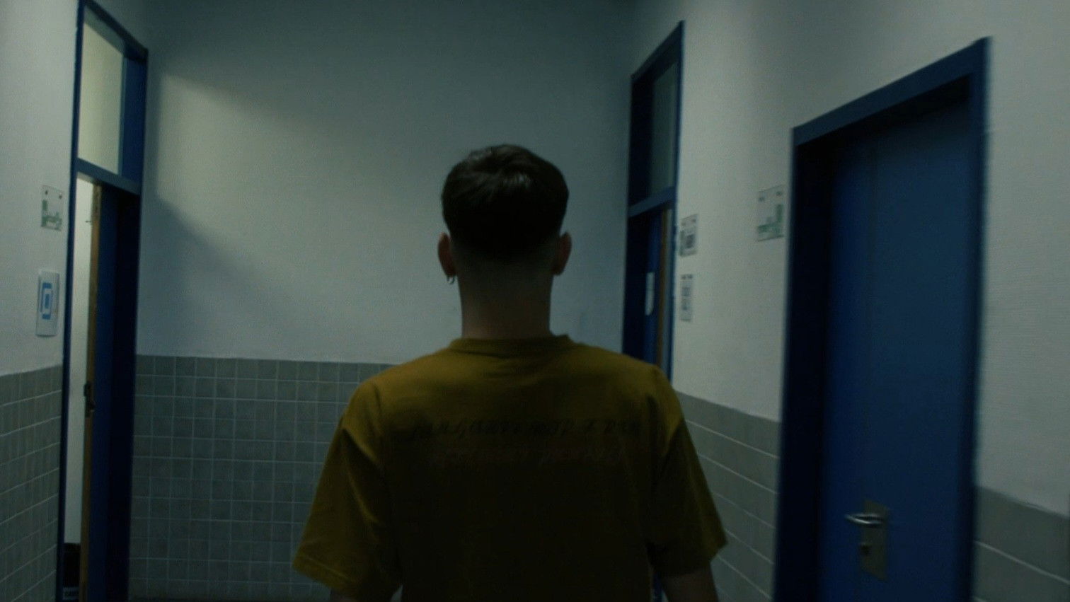 PUM. Ya está aquí la guerra. Background