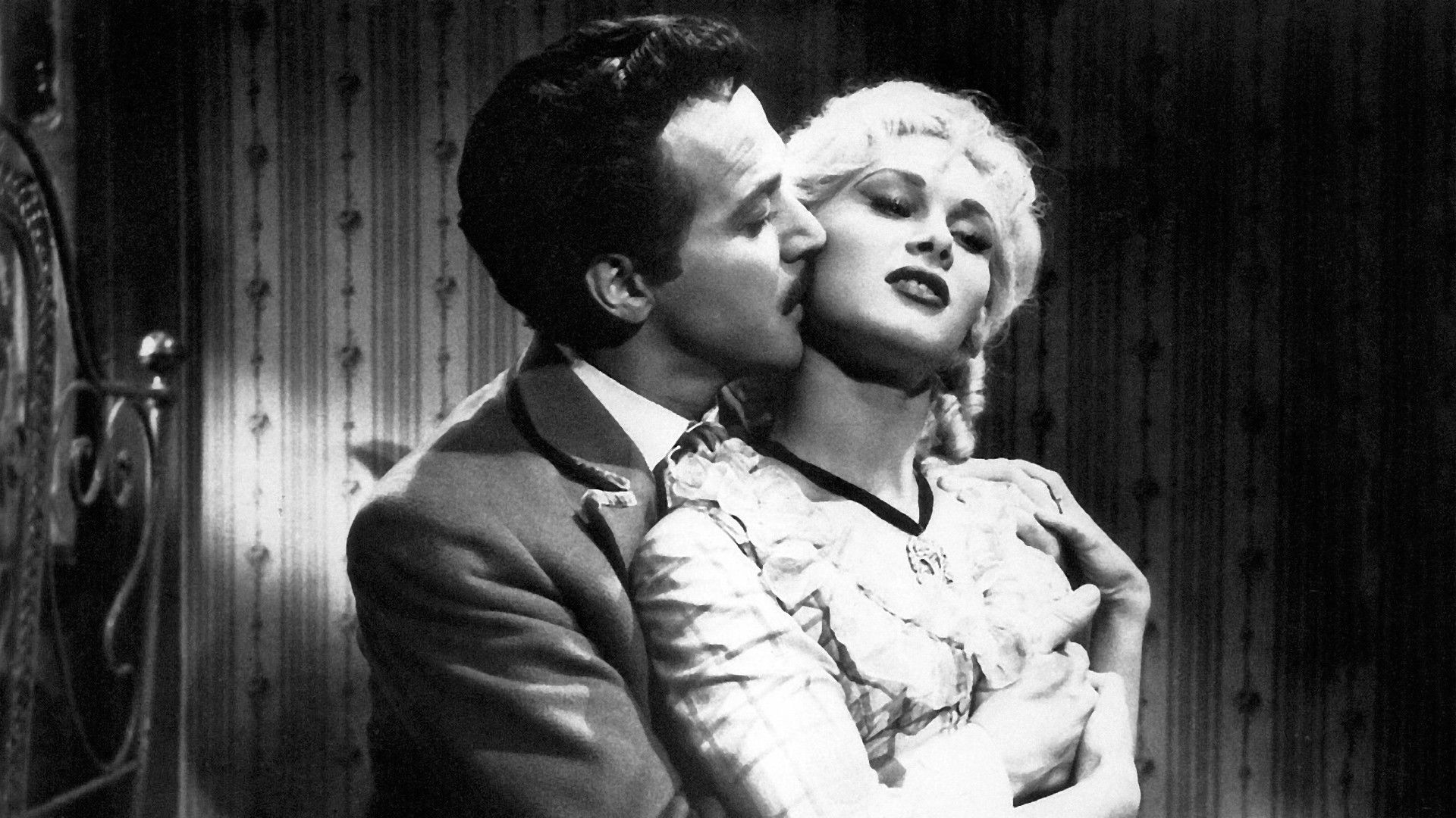 O Primo Basílio Background