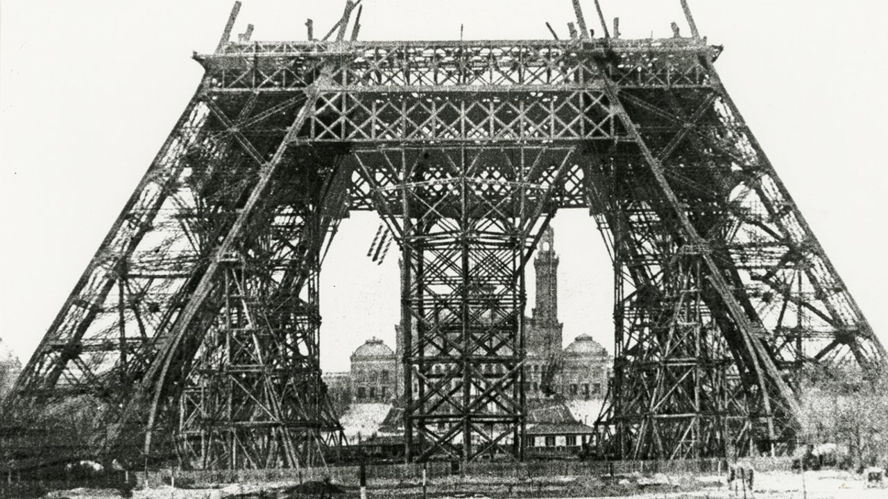 La Tour Background