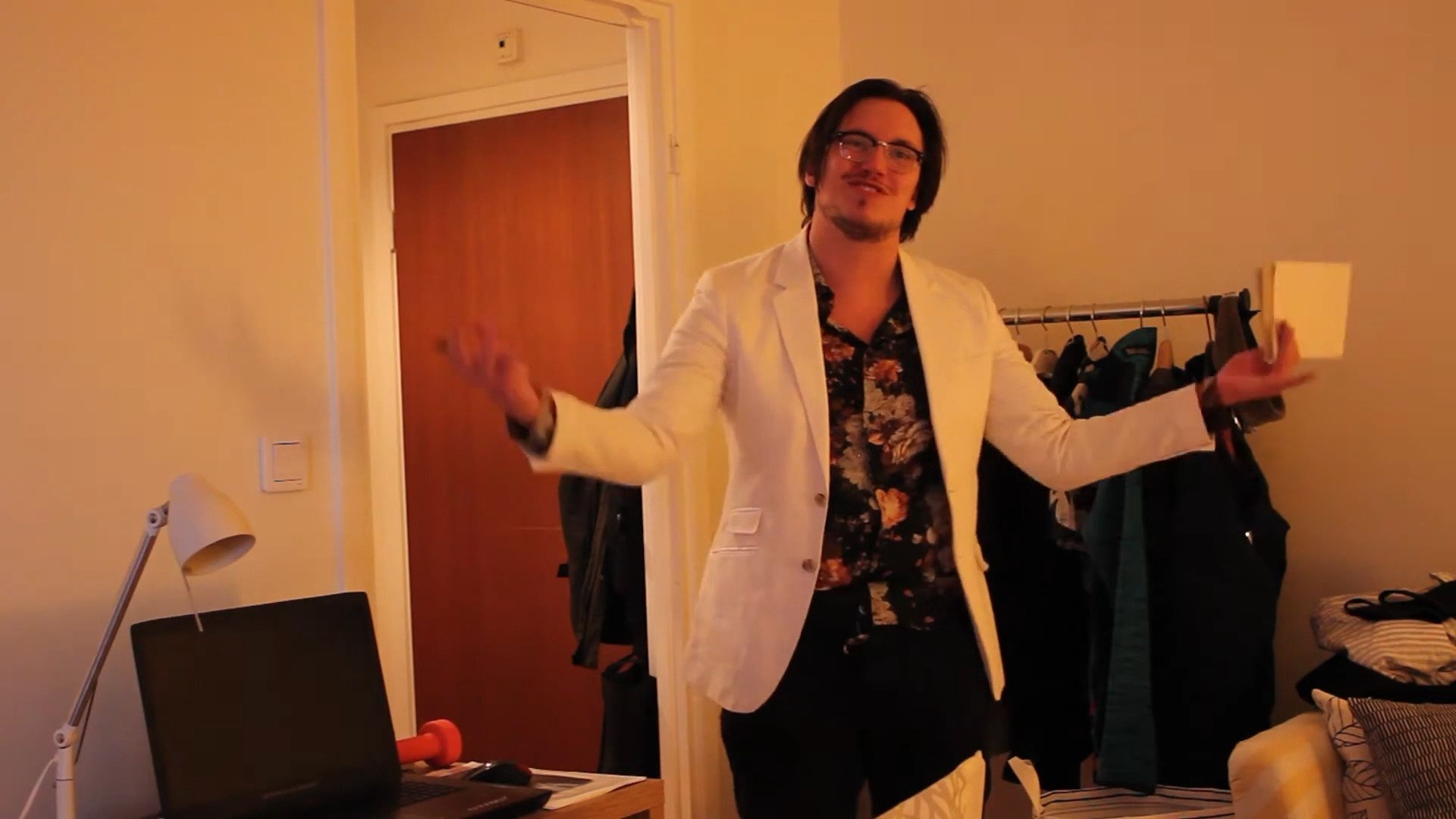 Sven-Erik the Comedian Background