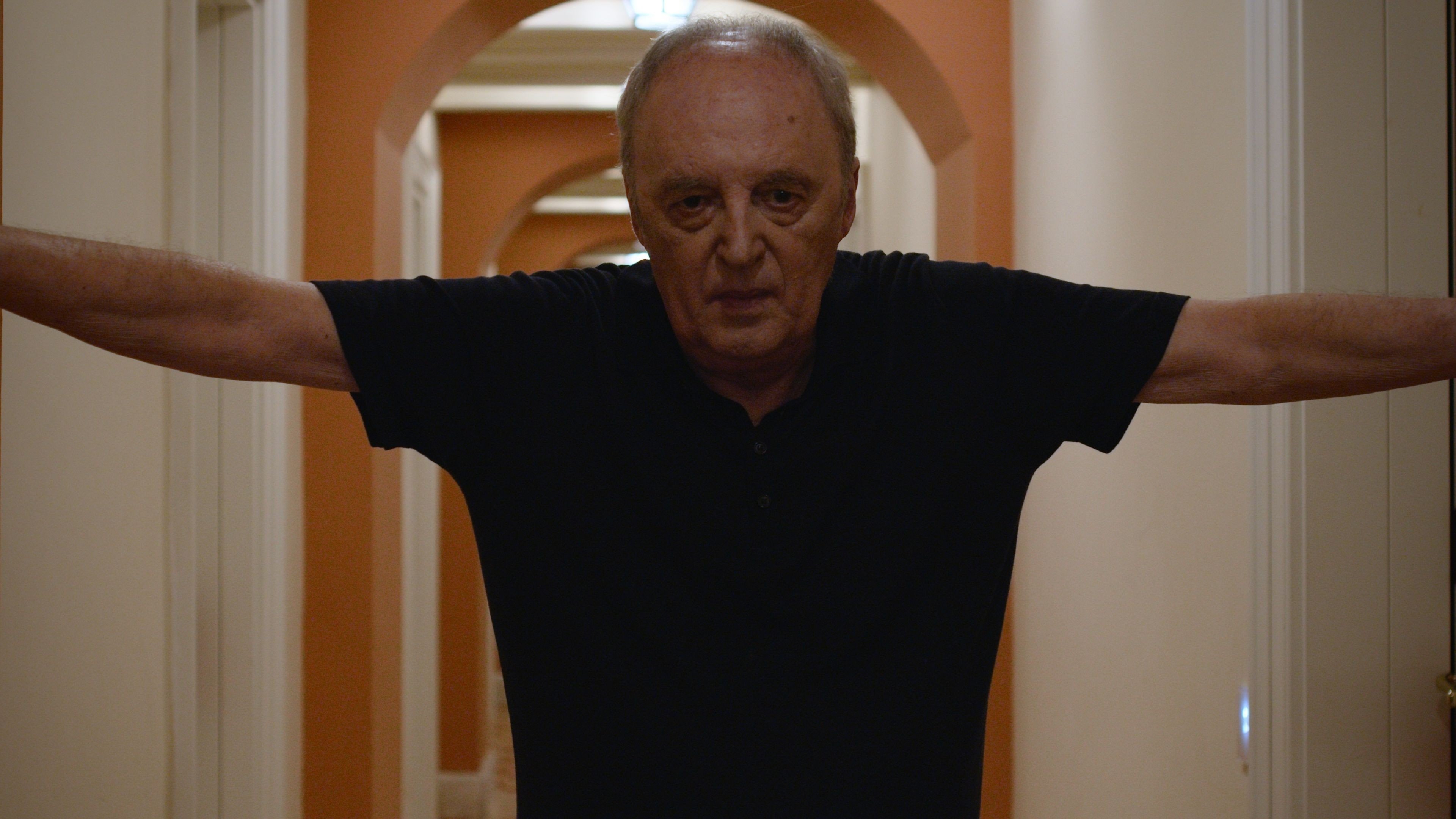 Dario Argento: Panico Background