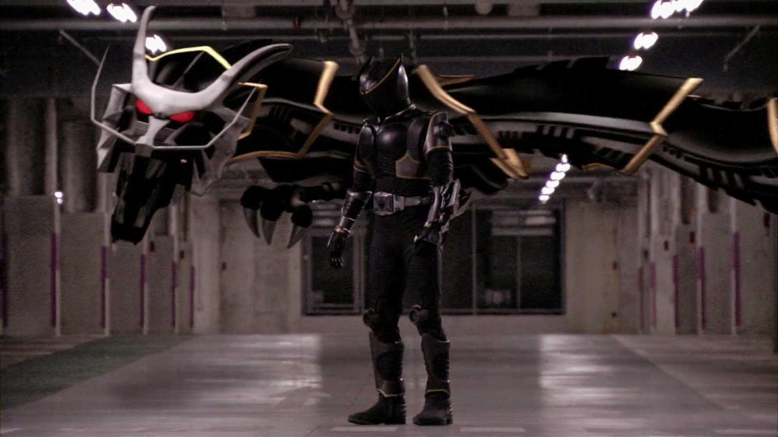Kamen Rider Ryuki: EPISODE FINAL Background