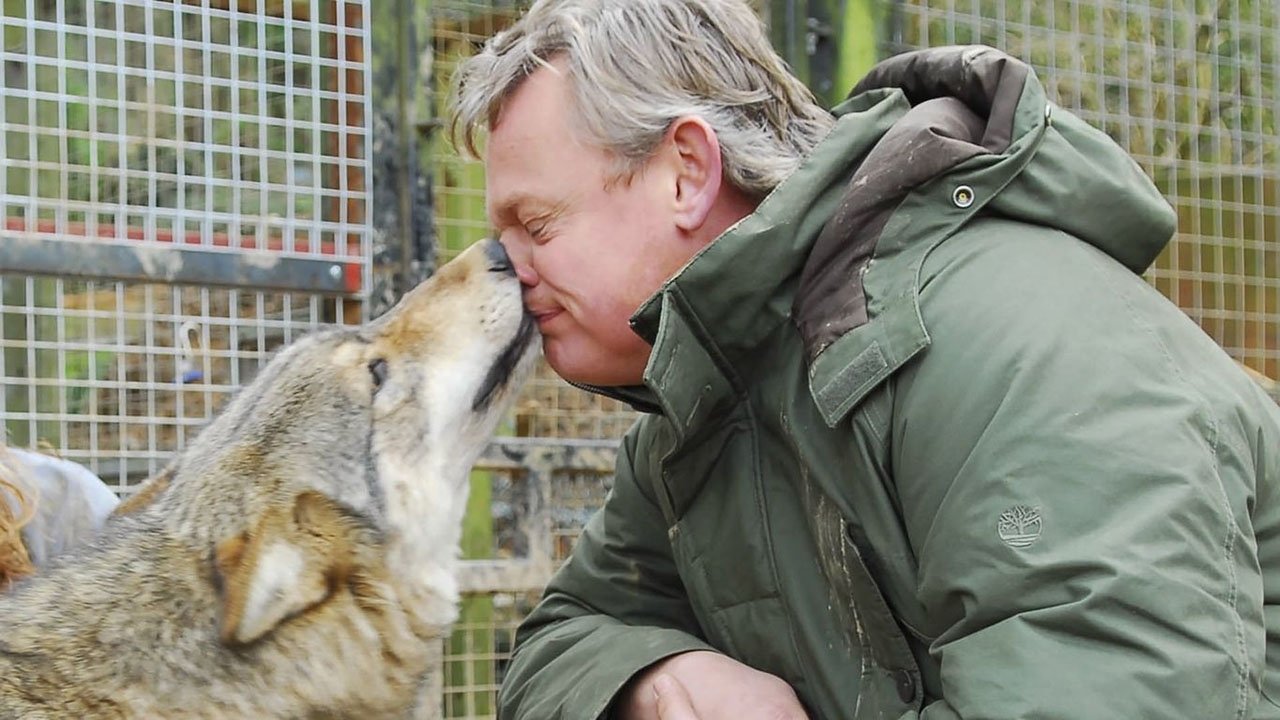 Martin Clunes: My Travels and Other Animals Background