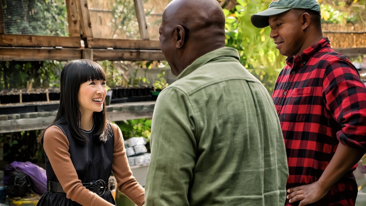 Sparking Joy with Marie Kondo Background