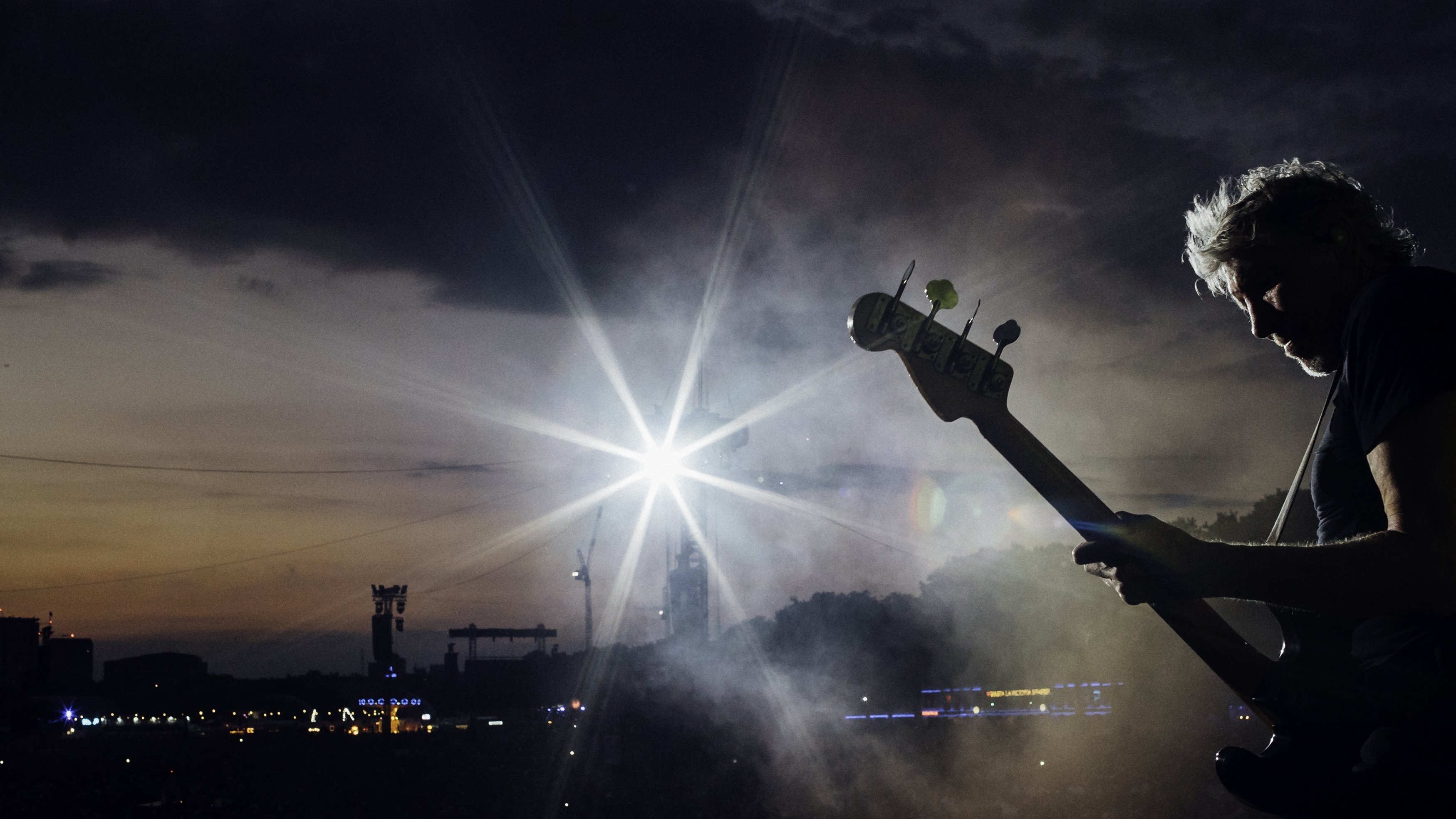 Roger Waters: Us + Them Background