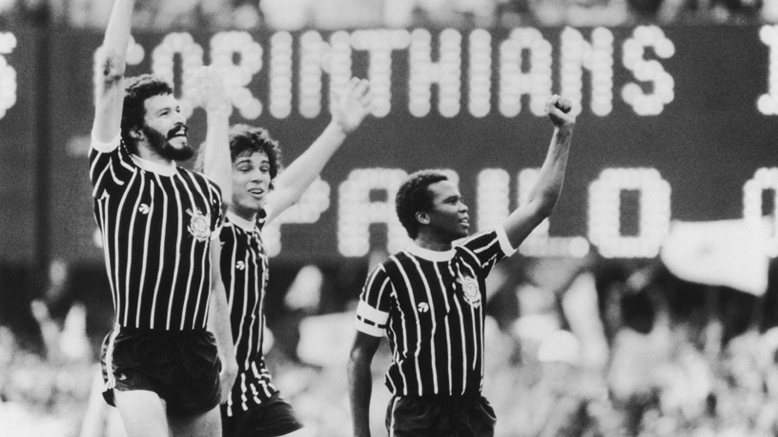 Democracia em Preto e Branco Background