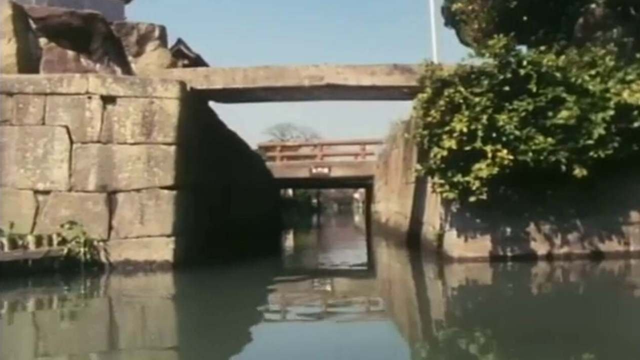 The Story of Yanagawa's Canals Background