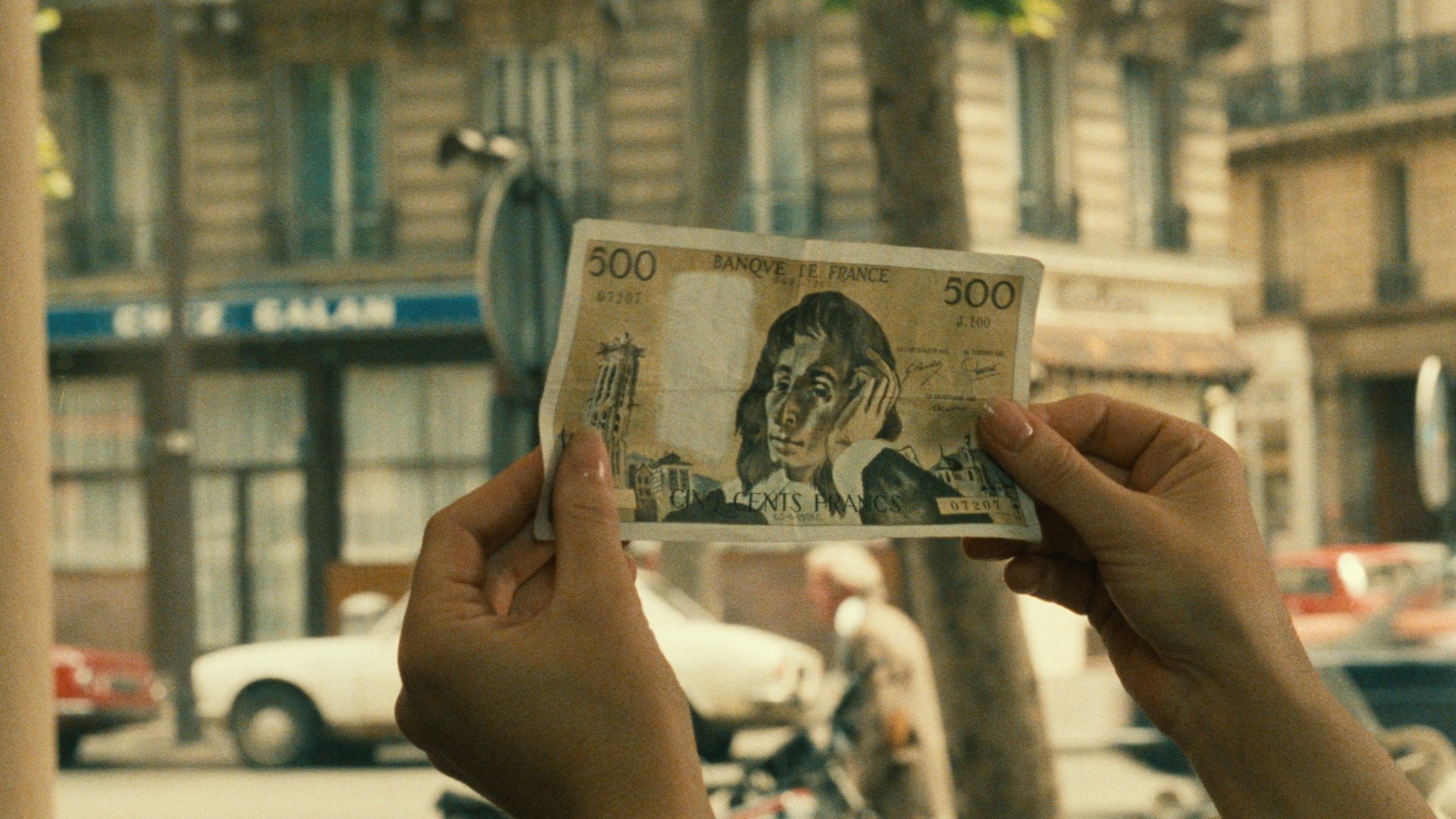 L'Argent Background