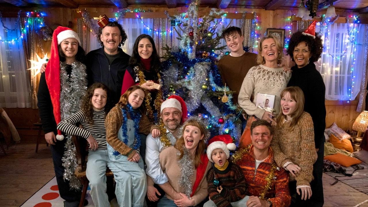 Abenteuer Weihnachten – Familie kann nie groß genug sein Background