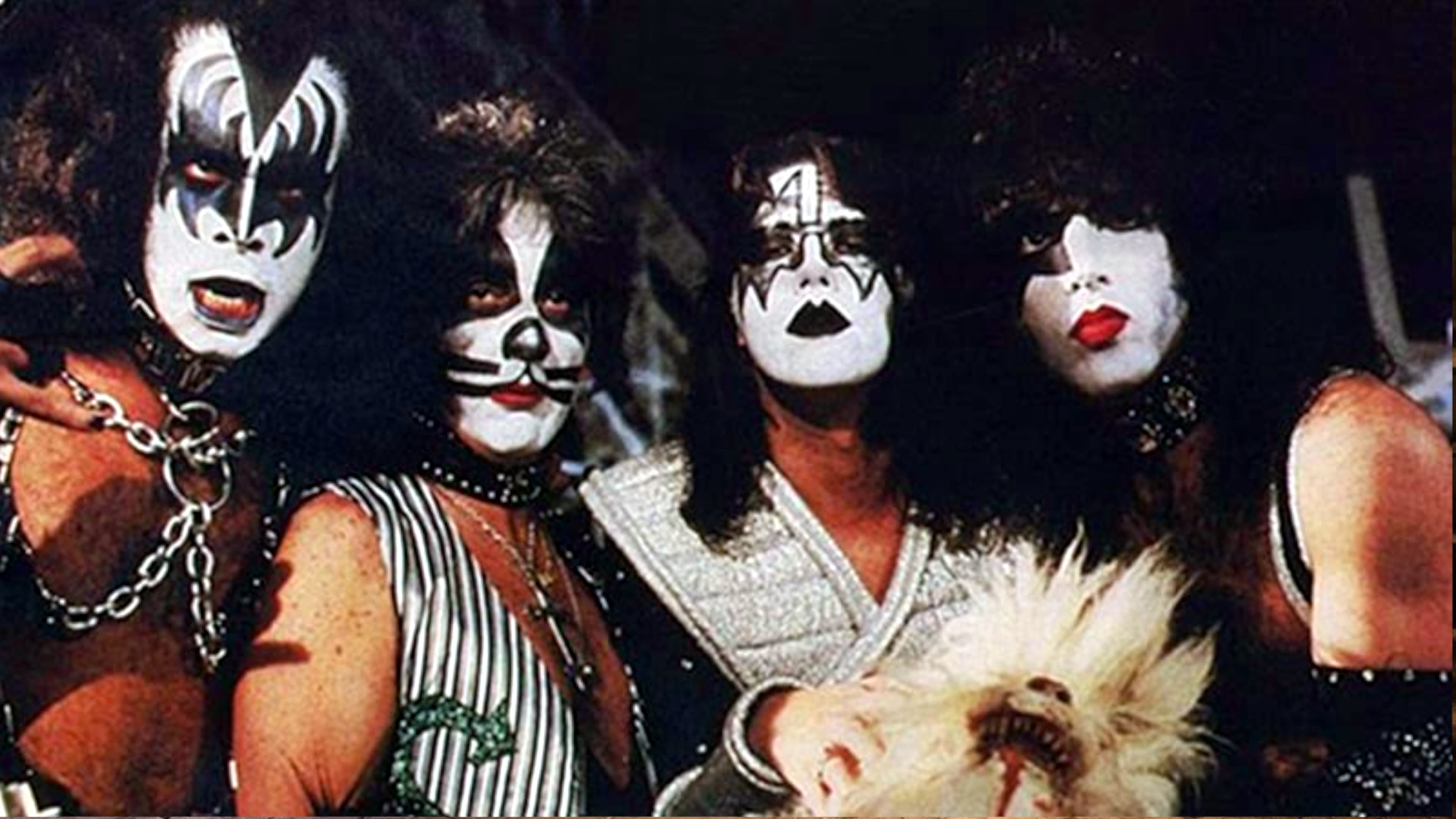 KISS Meets the Phantom of the Park Background