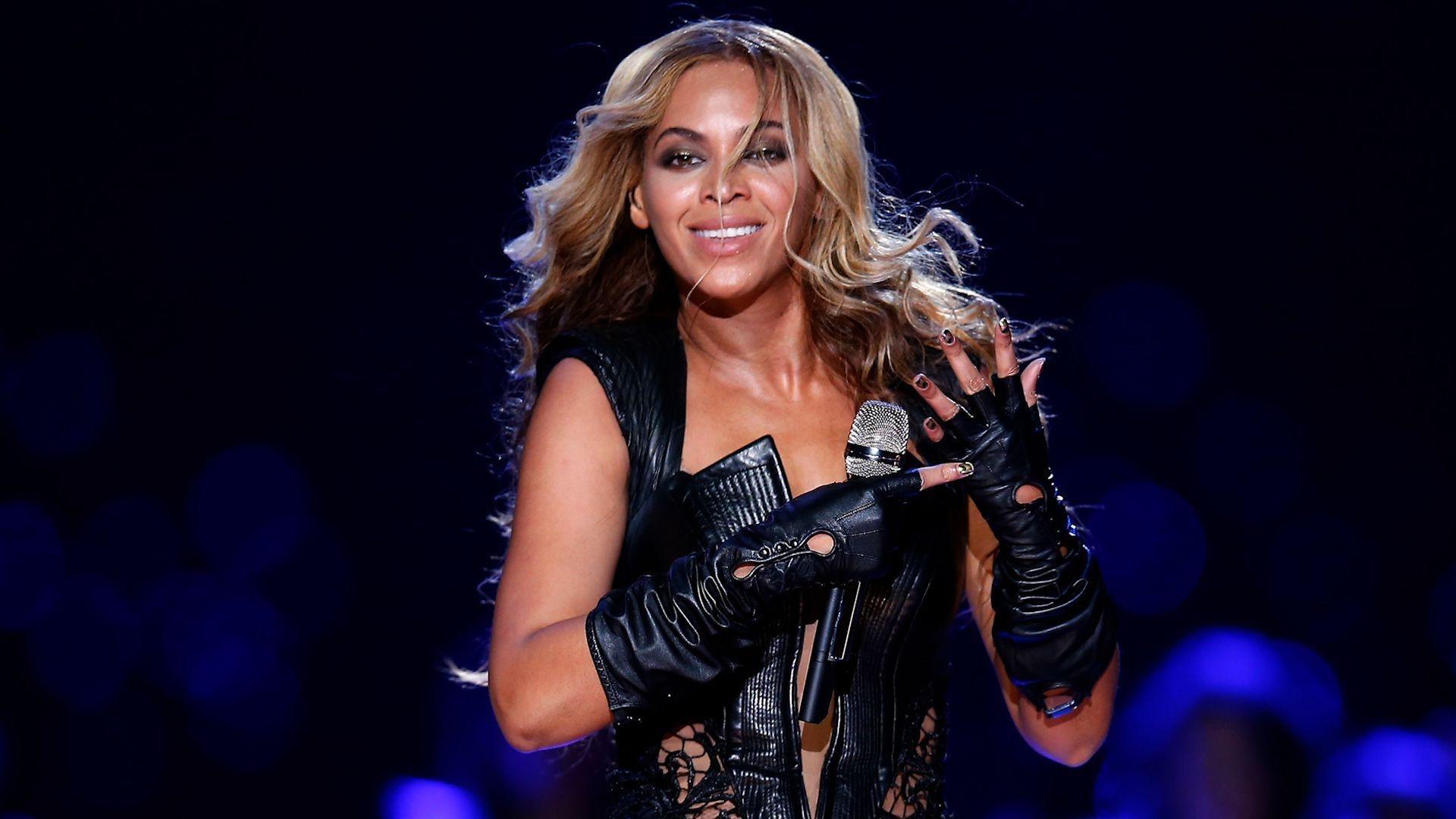 Beyonce: On Top Background