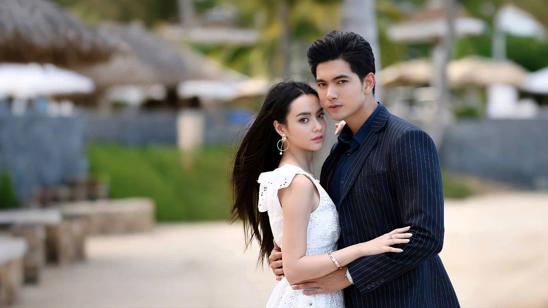 So Wayree Background