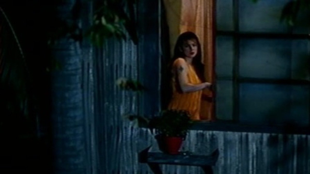 Ang Babae sa Bintana Background