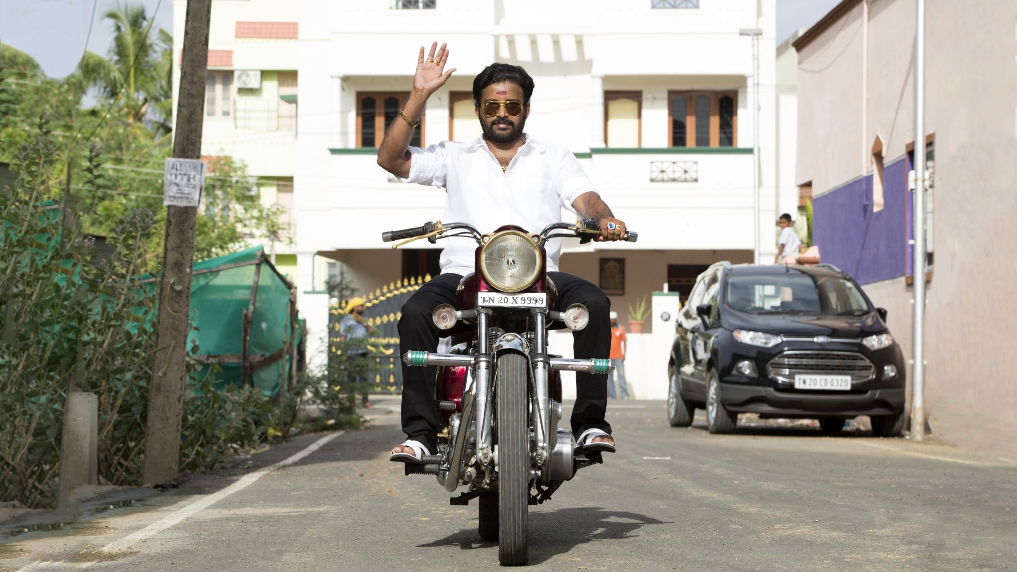 Annanukku Jey Background
