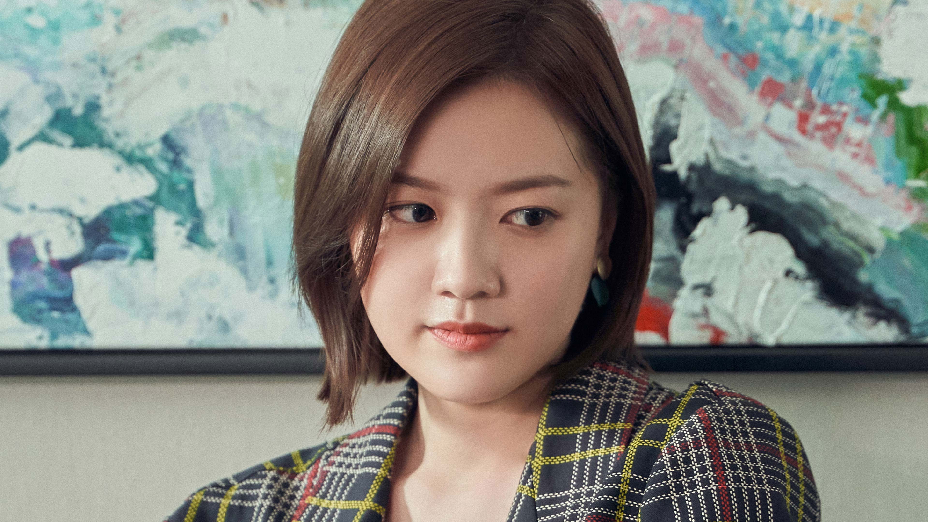 The Girl Who Sees Smells Background