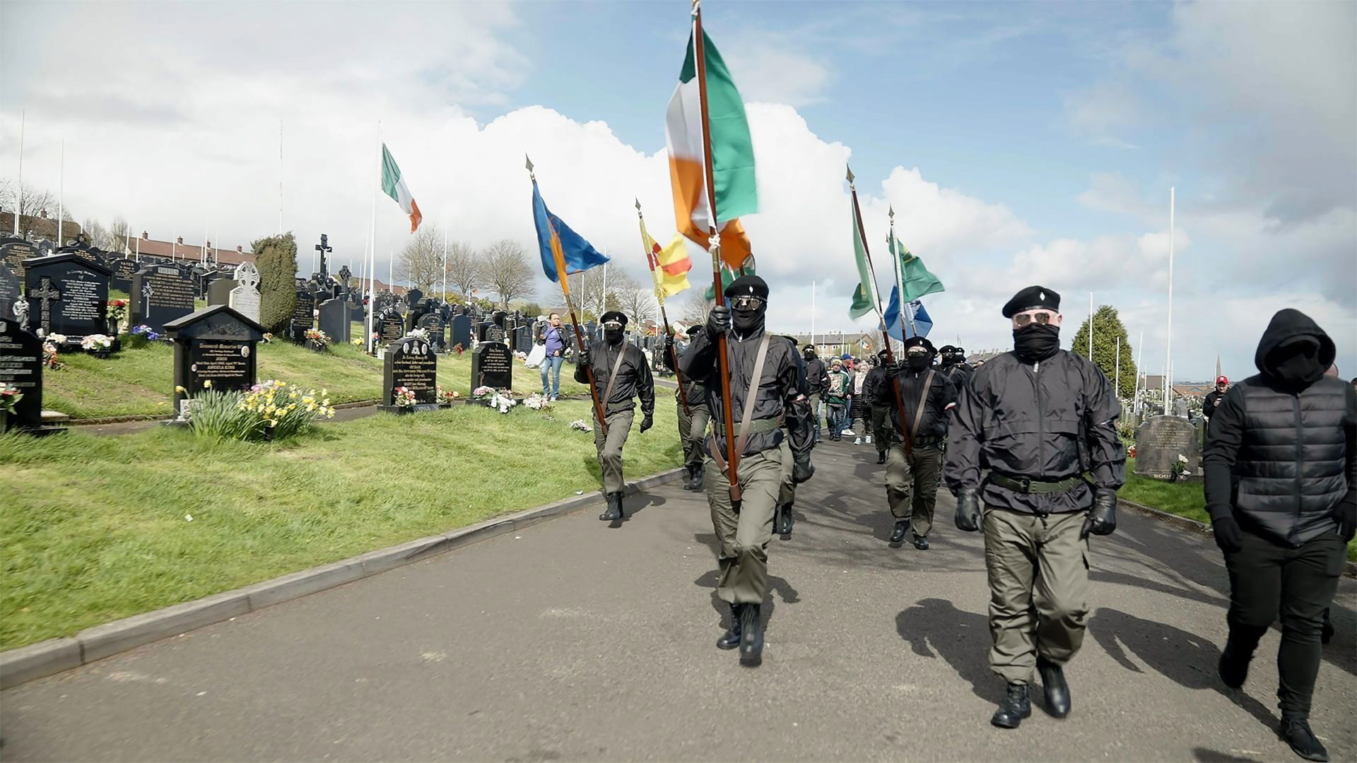 Irlande du Nord, la frontière de tous les dangers Background