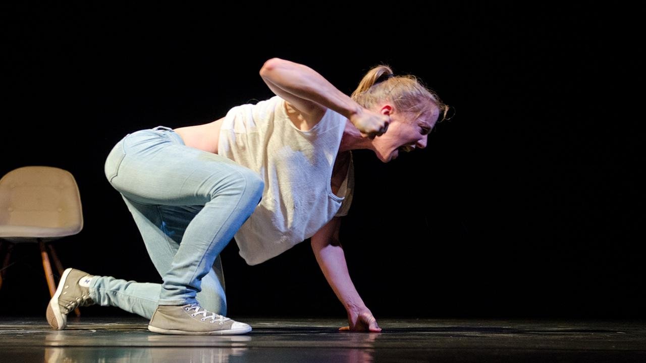 Andréa Bescond - Les Chatouilles ou La Danse de la colère Background