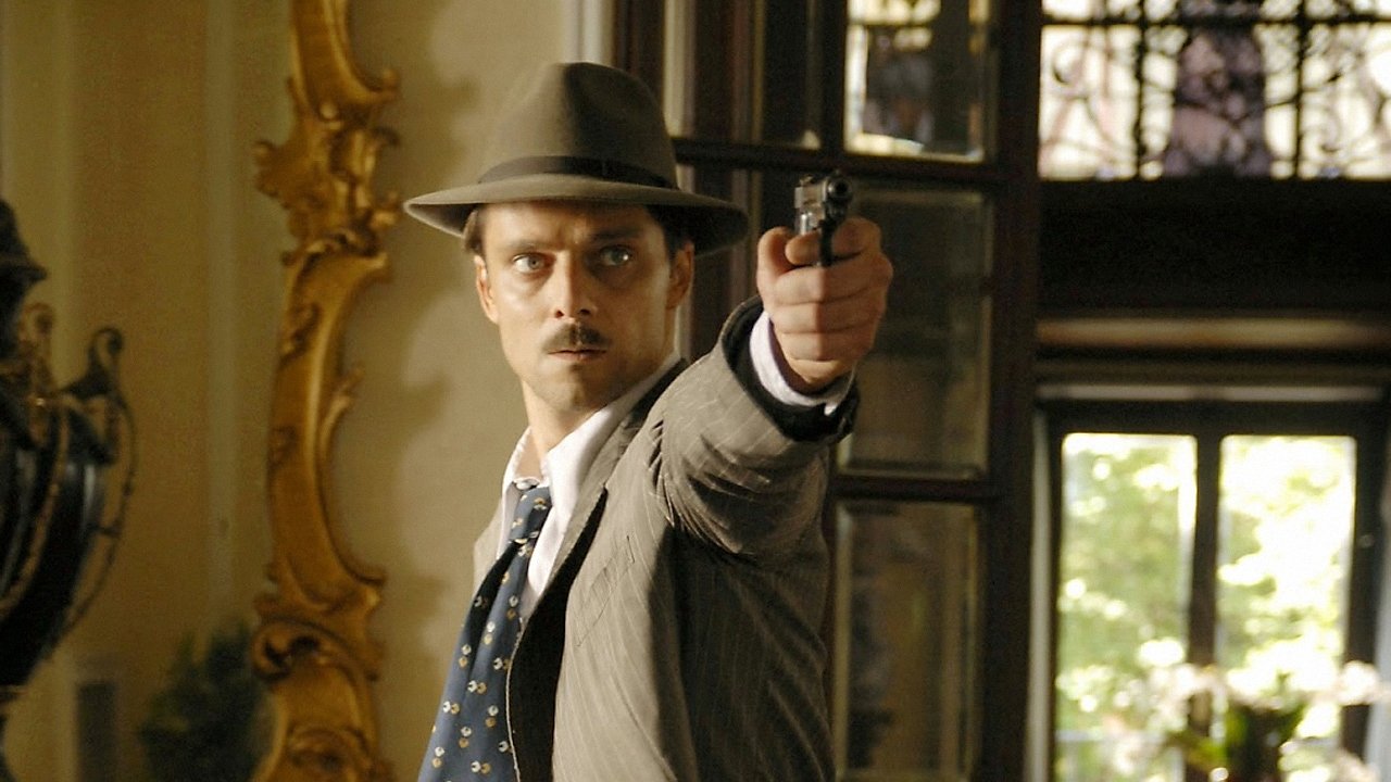 Inspector De Luca Background