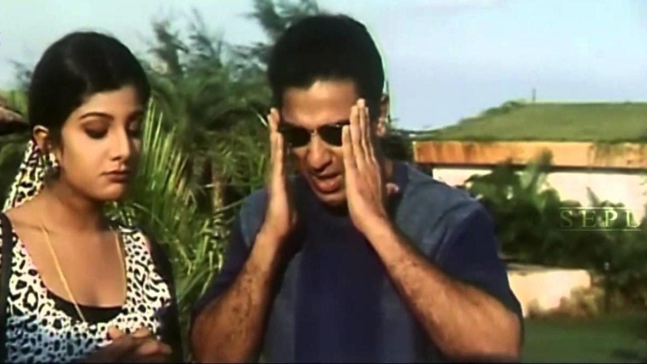 Kadhala Kadhala Background