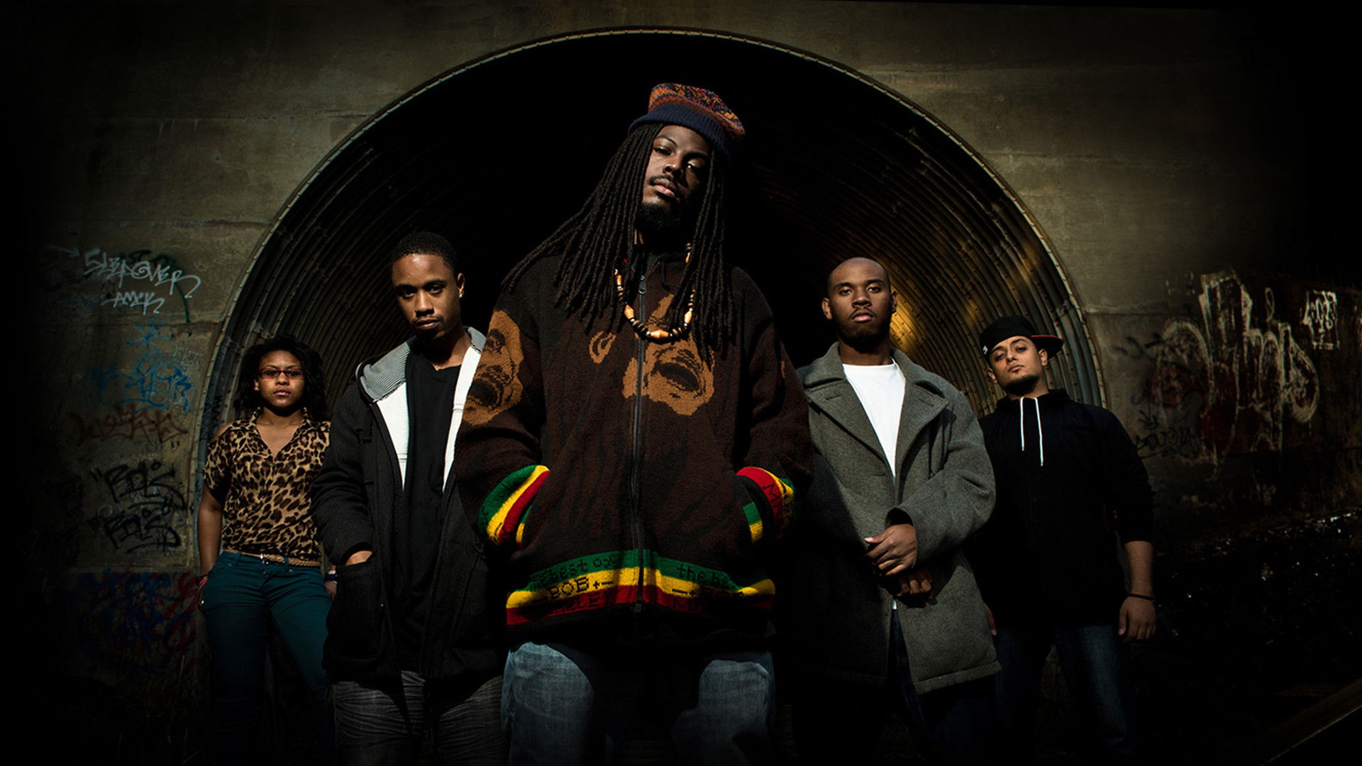 Romeo Is Bleeding Background