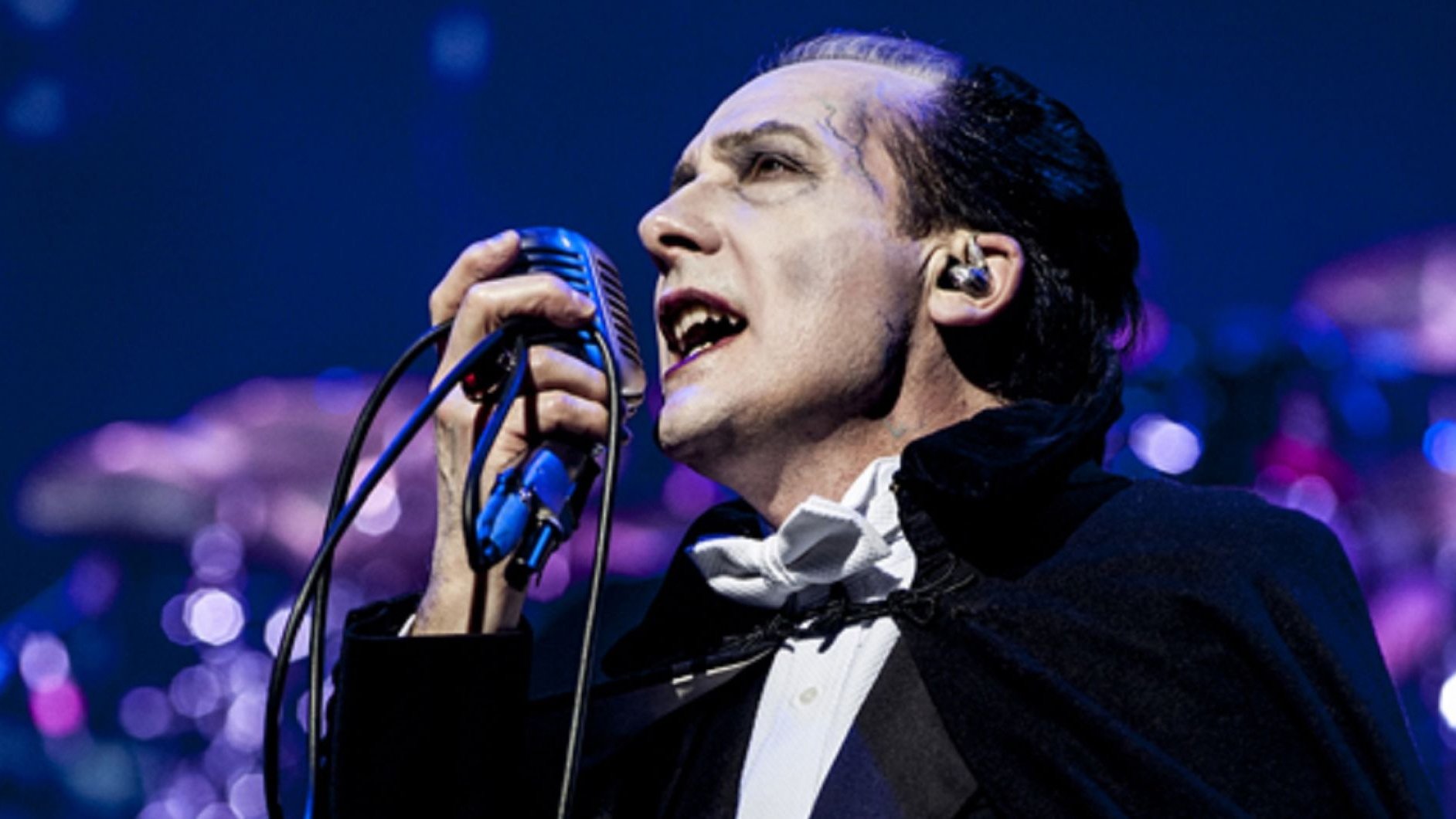 The Damned - A Night Of A Thousand Vampires Live In London Background