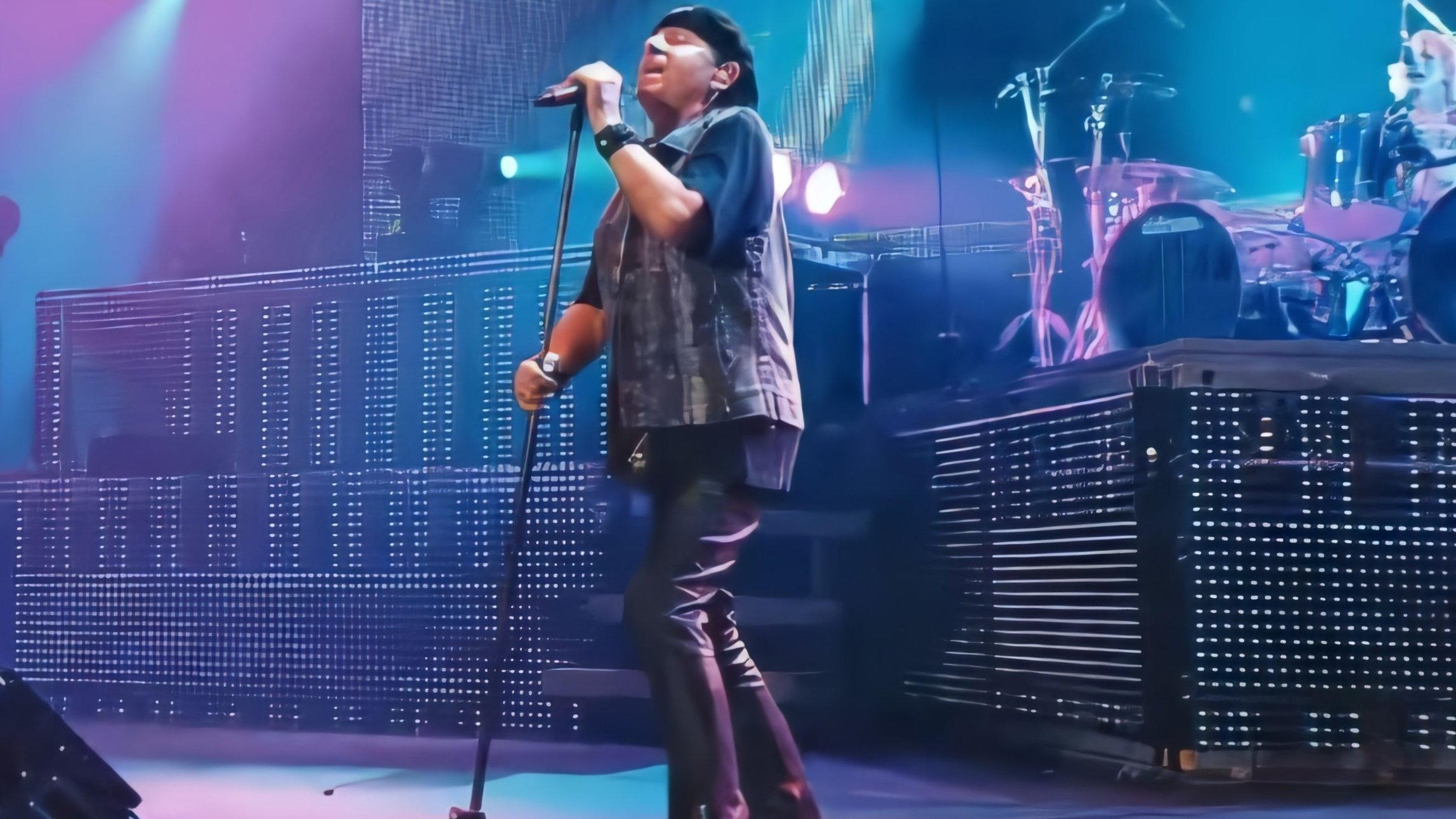 Scorpions - Live in Munich Background
